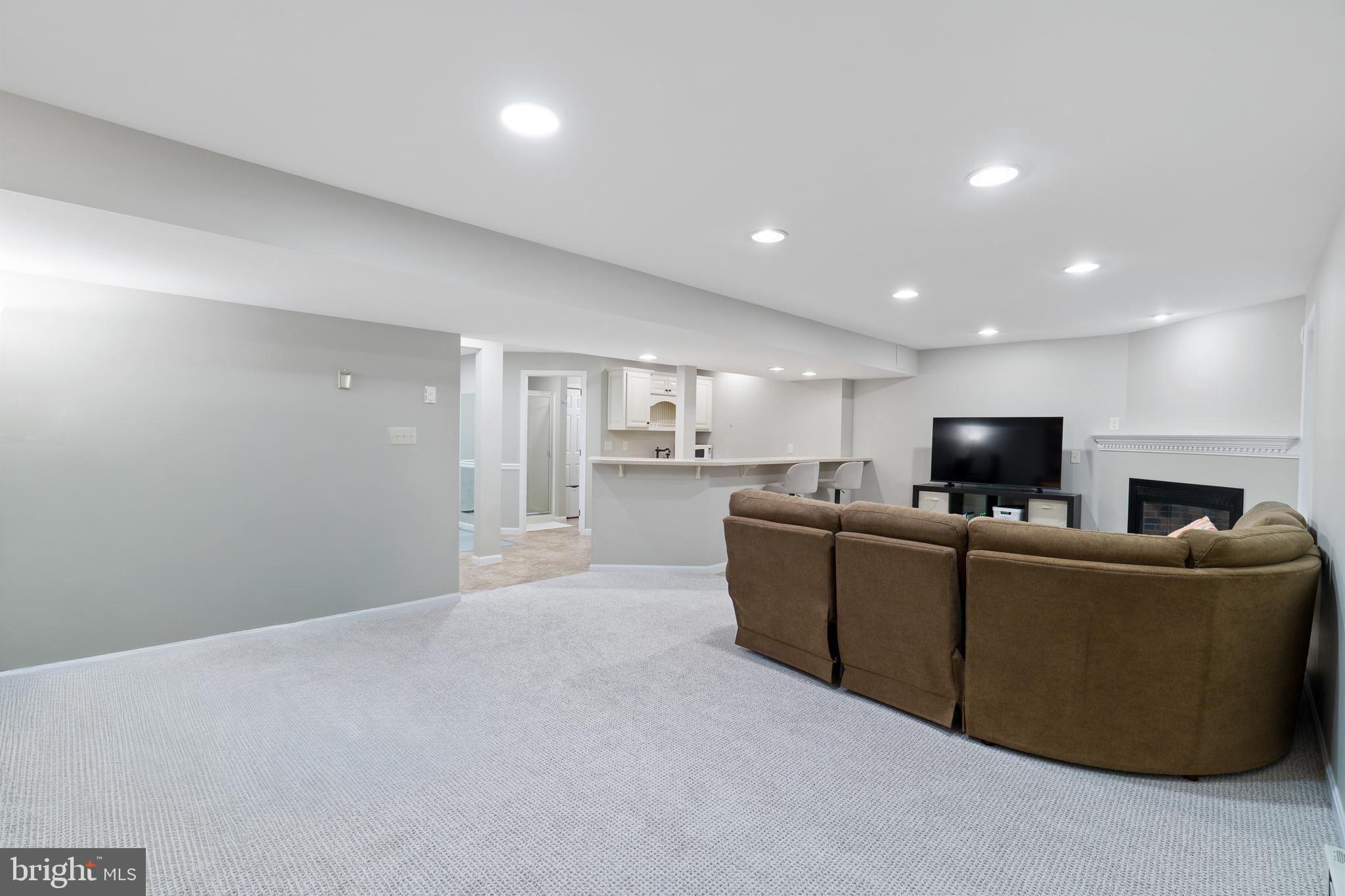 STONE KNOLL - Residential