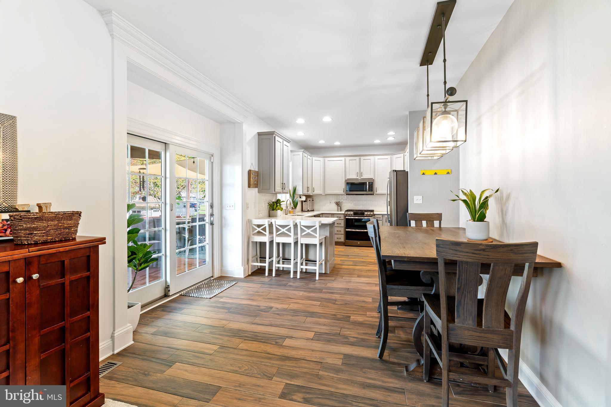 STONE KNOLL - Residential