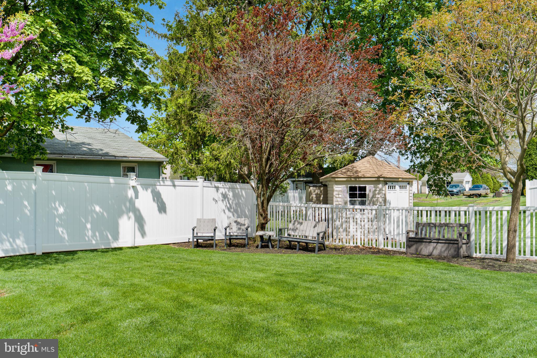 STONE KNOLL - Residential