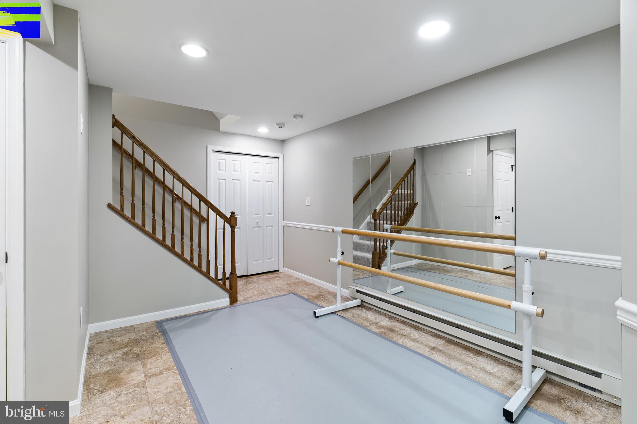 STONE KNOLL - Residential