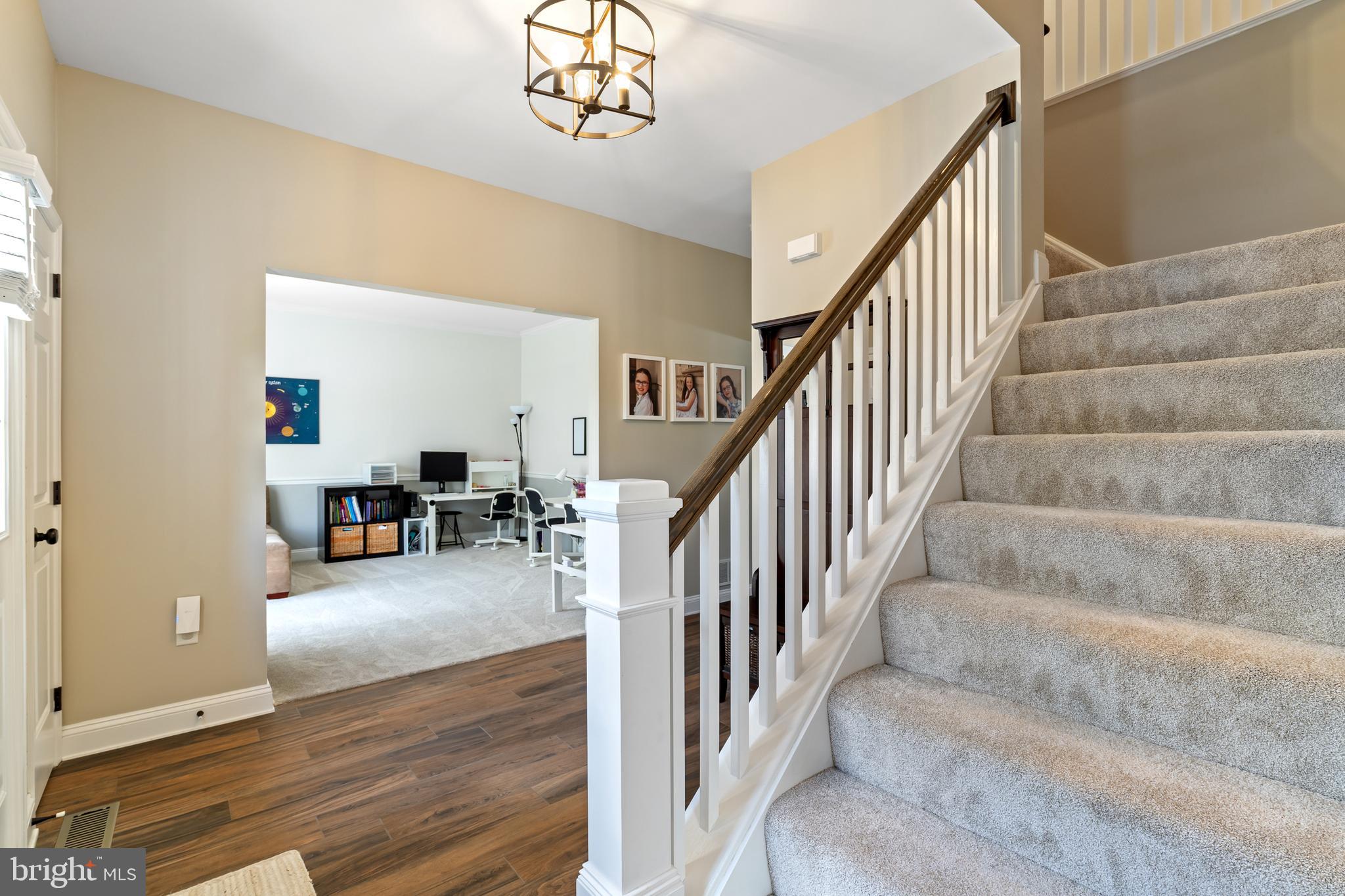 STONE KNOLL - Residential