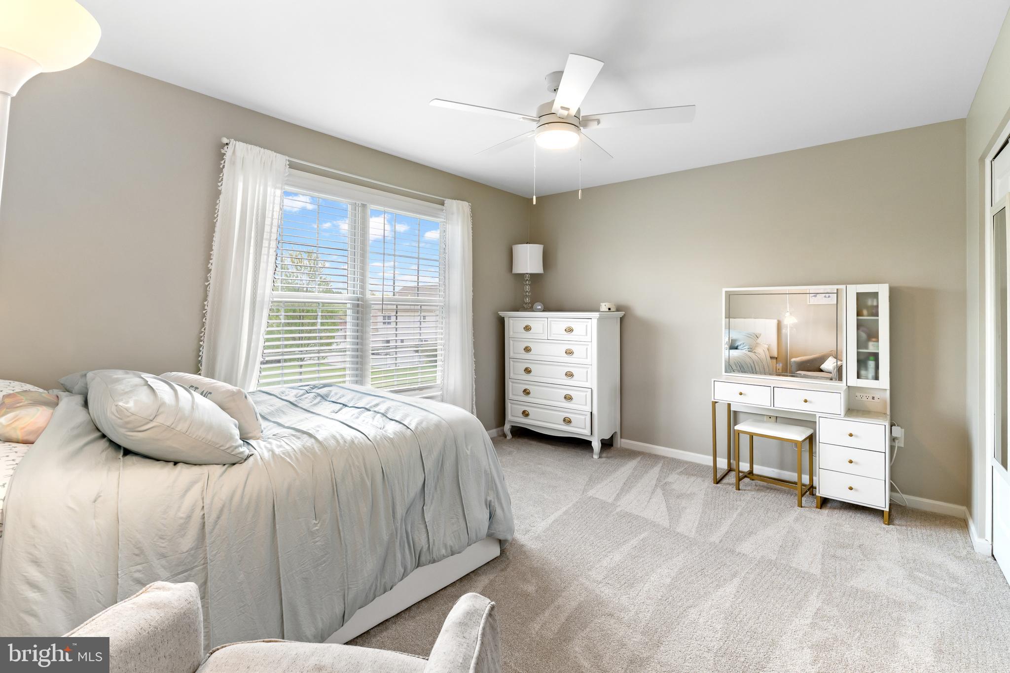 STONE KNOLL - Residential