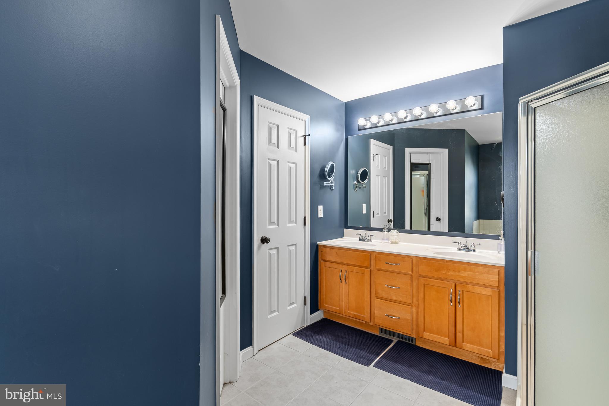 STONE KNOLL - Residential