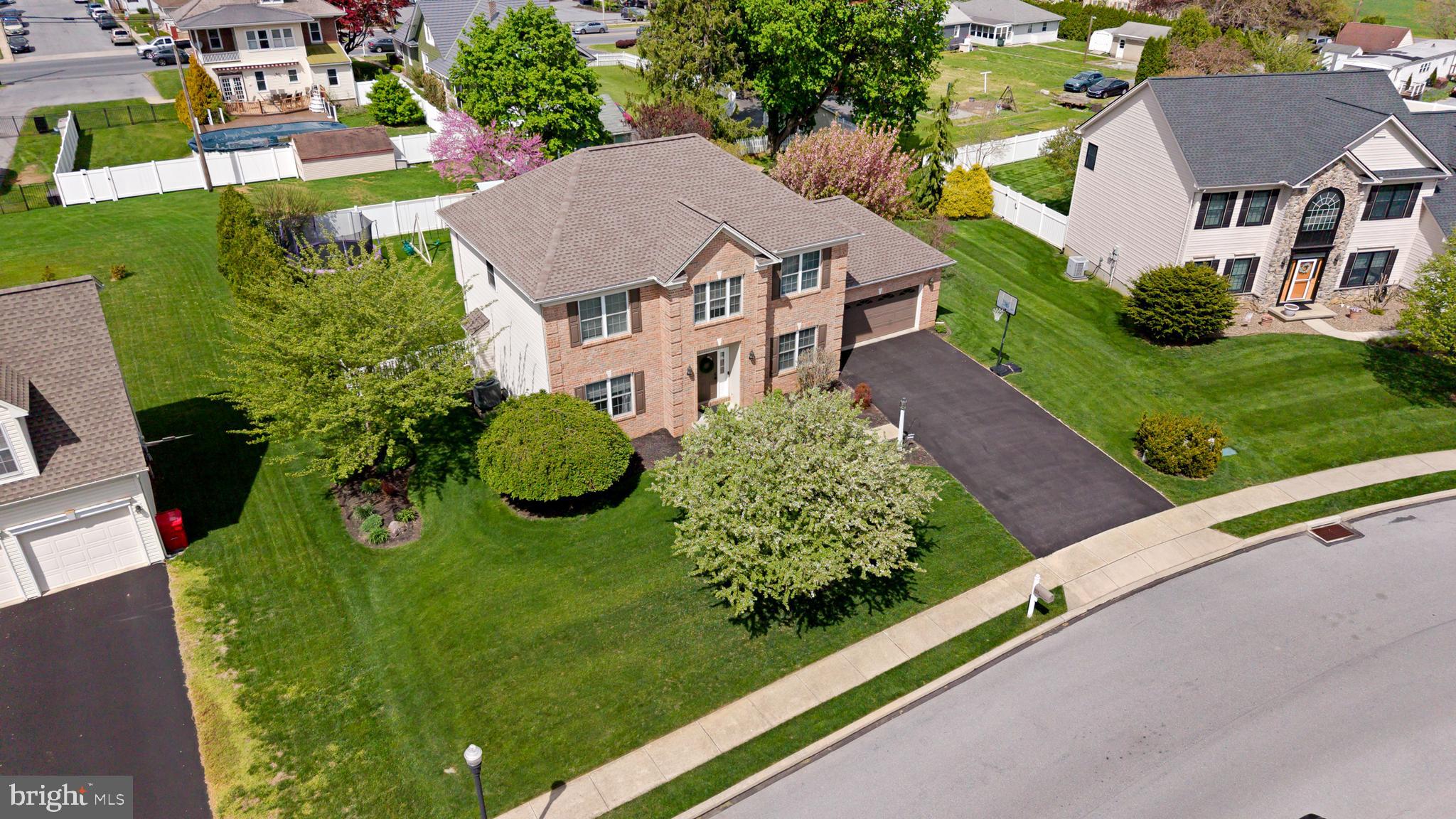 STONE KNOLL - Residential