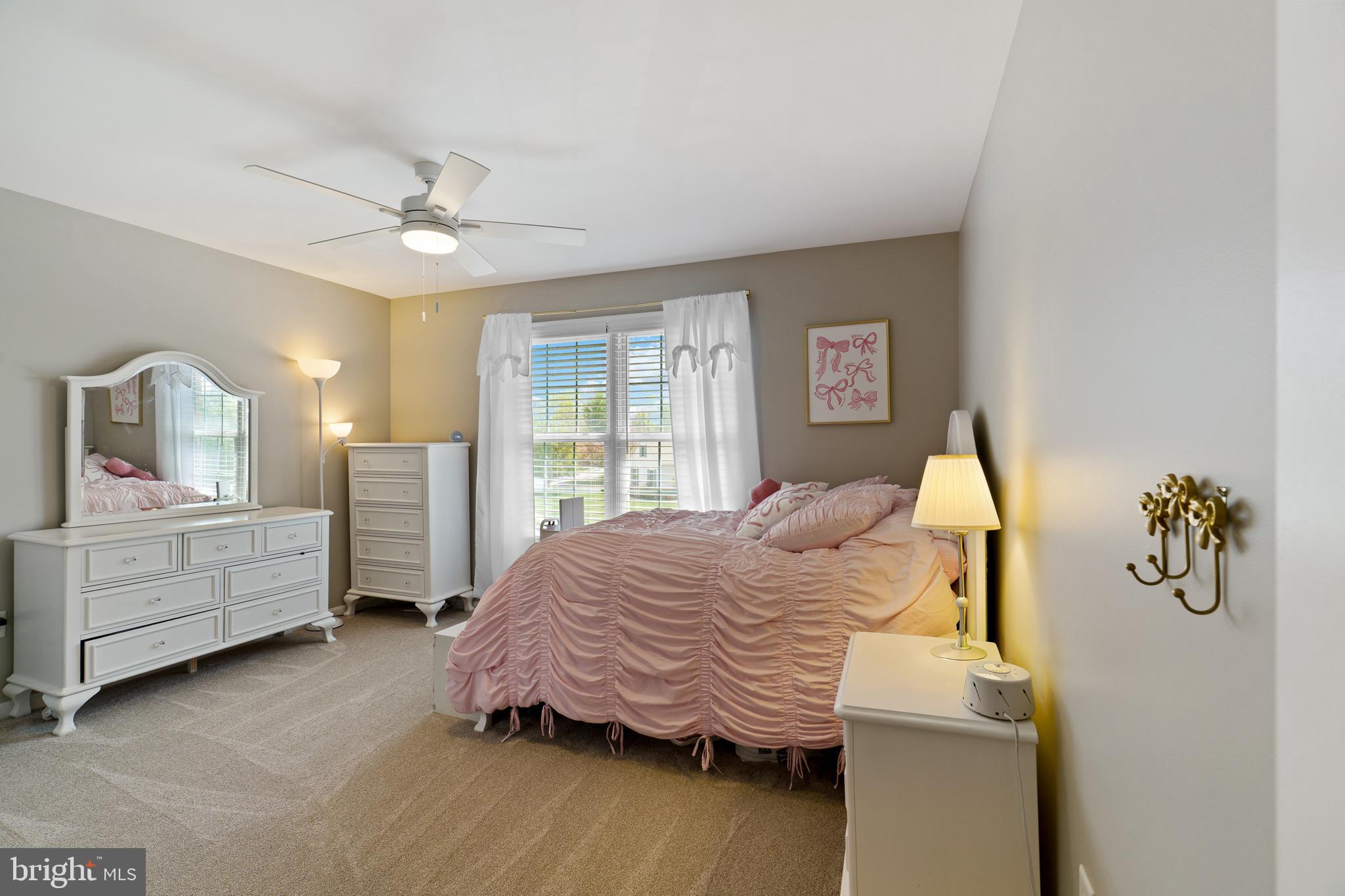 STONE KNOLL - Residential