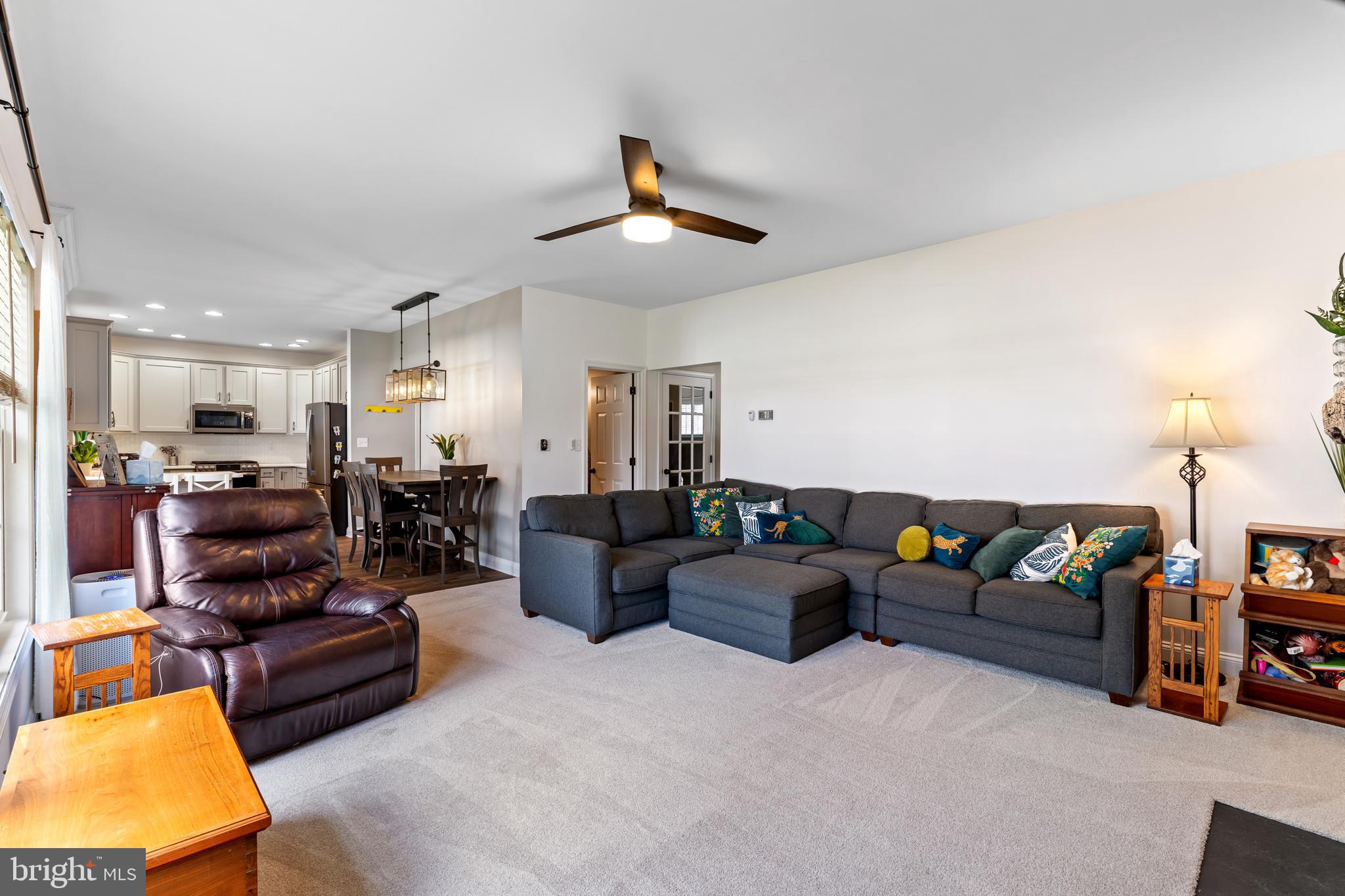 STONE KNOLL - Residential