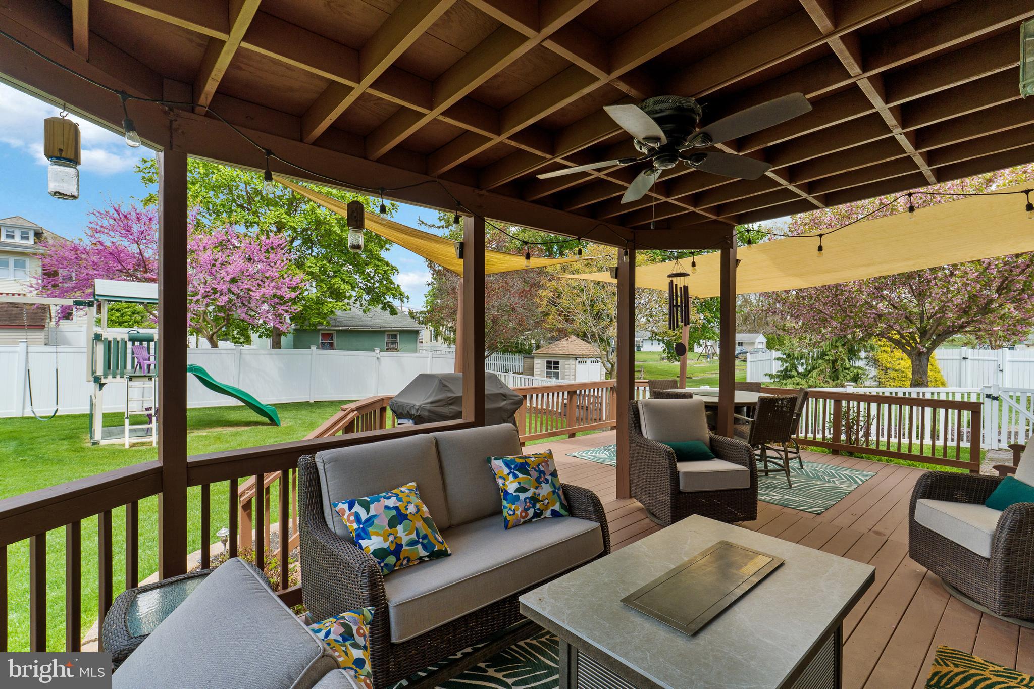 STONE KNOLL - Residential