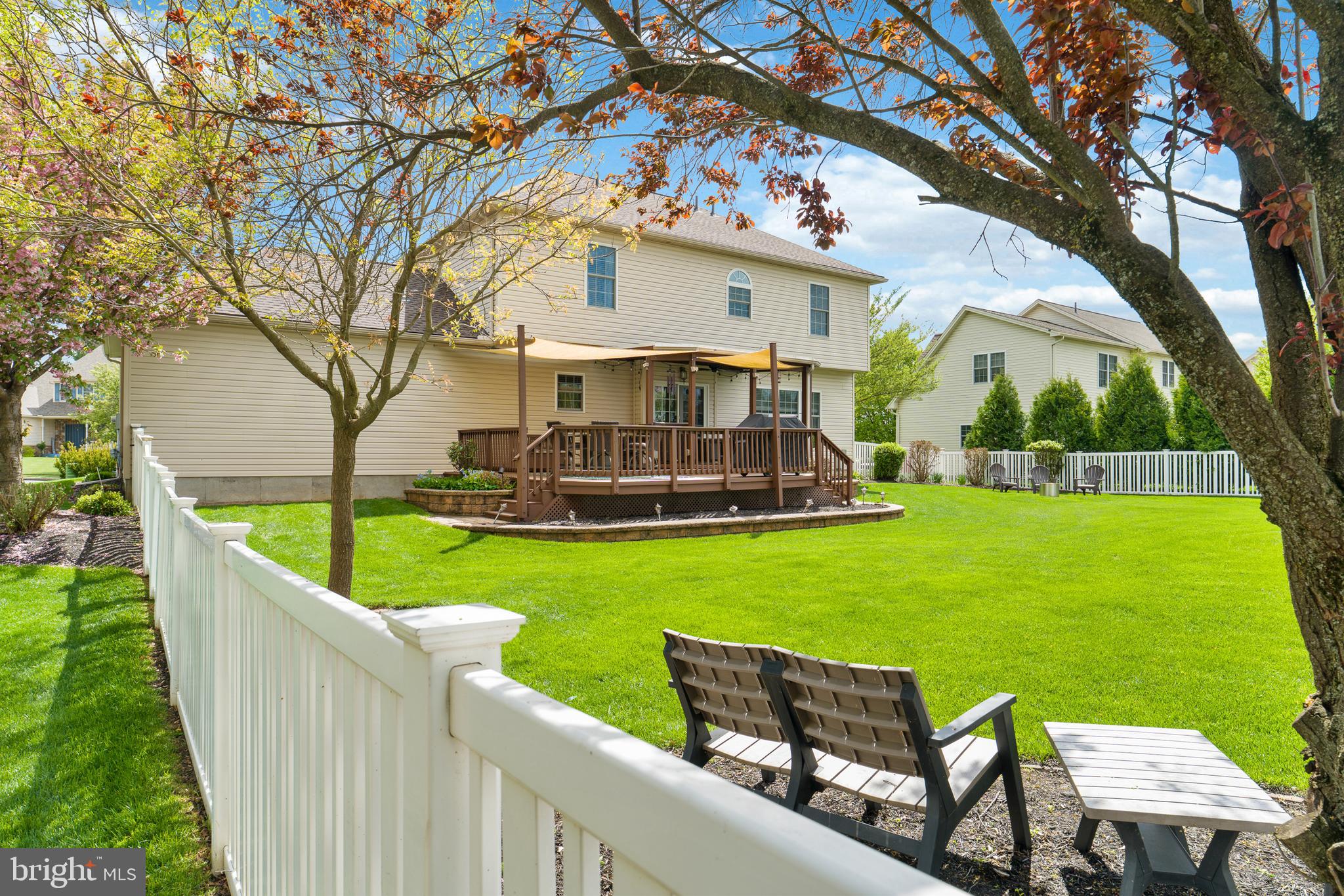 STONE KNOLL - Residential