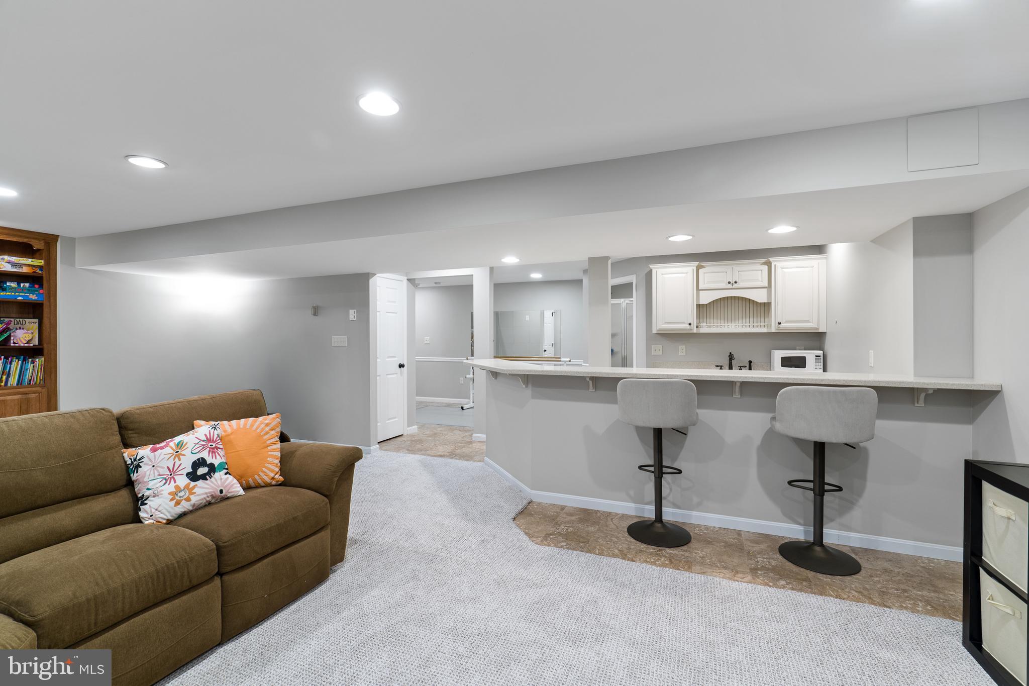 STONE KNOLL - Residential