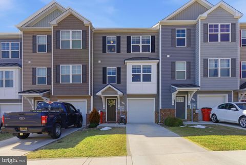 Photo of 125 Carnes Way, MARTINSBURG, WV 25403 (MLS # WVBE2048596)