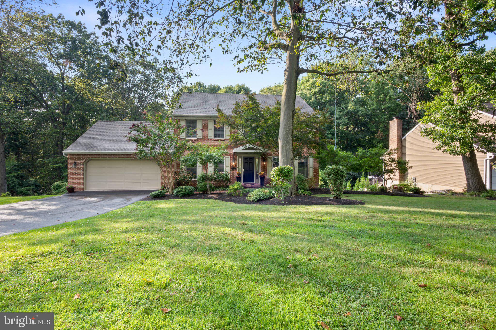 10 SHADY HOLLOW