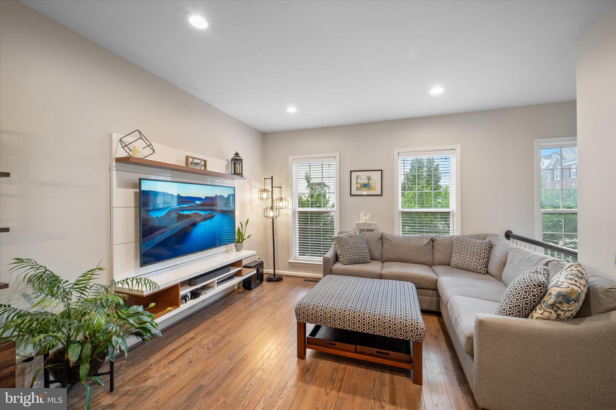 LAUREL HILL LANDBAY - Residential