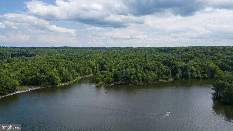 LAUREL HILL LANDBAY - Residential