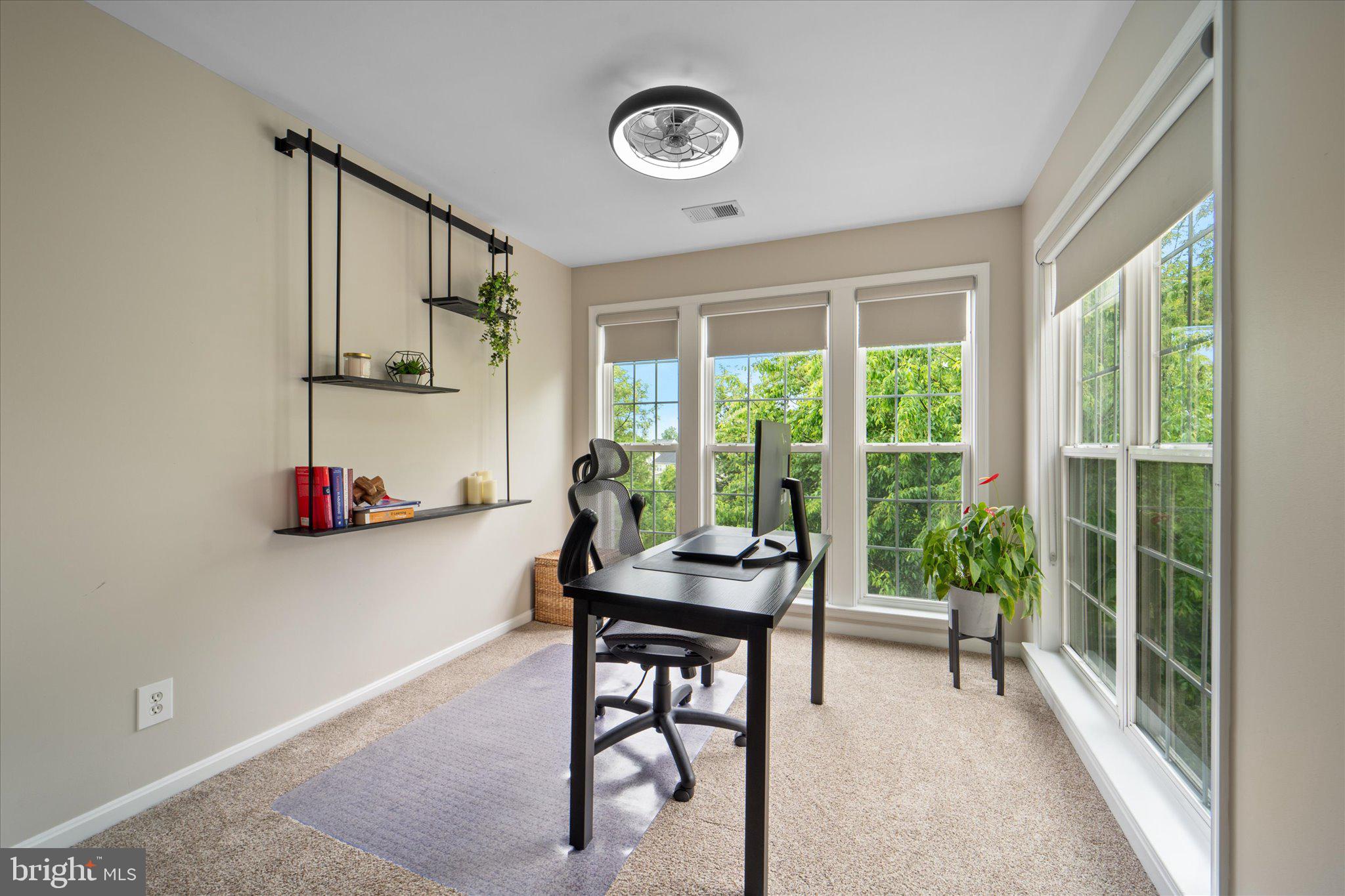 LAUREL HILL LANDBAY - Residential