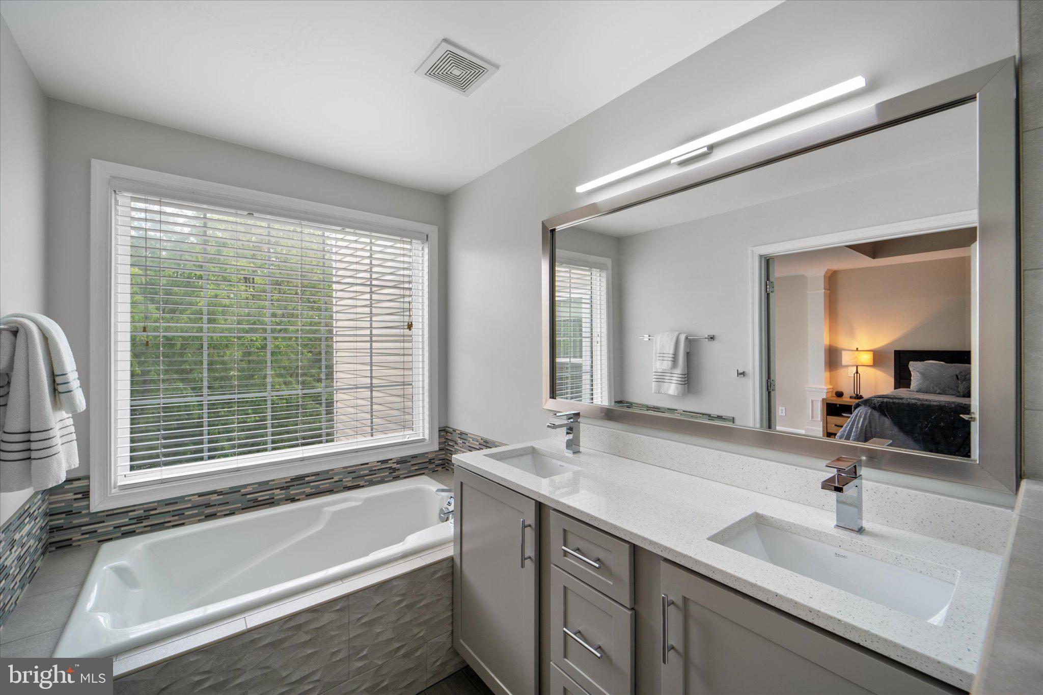 LAUREL HILL LANDBAY - Residential