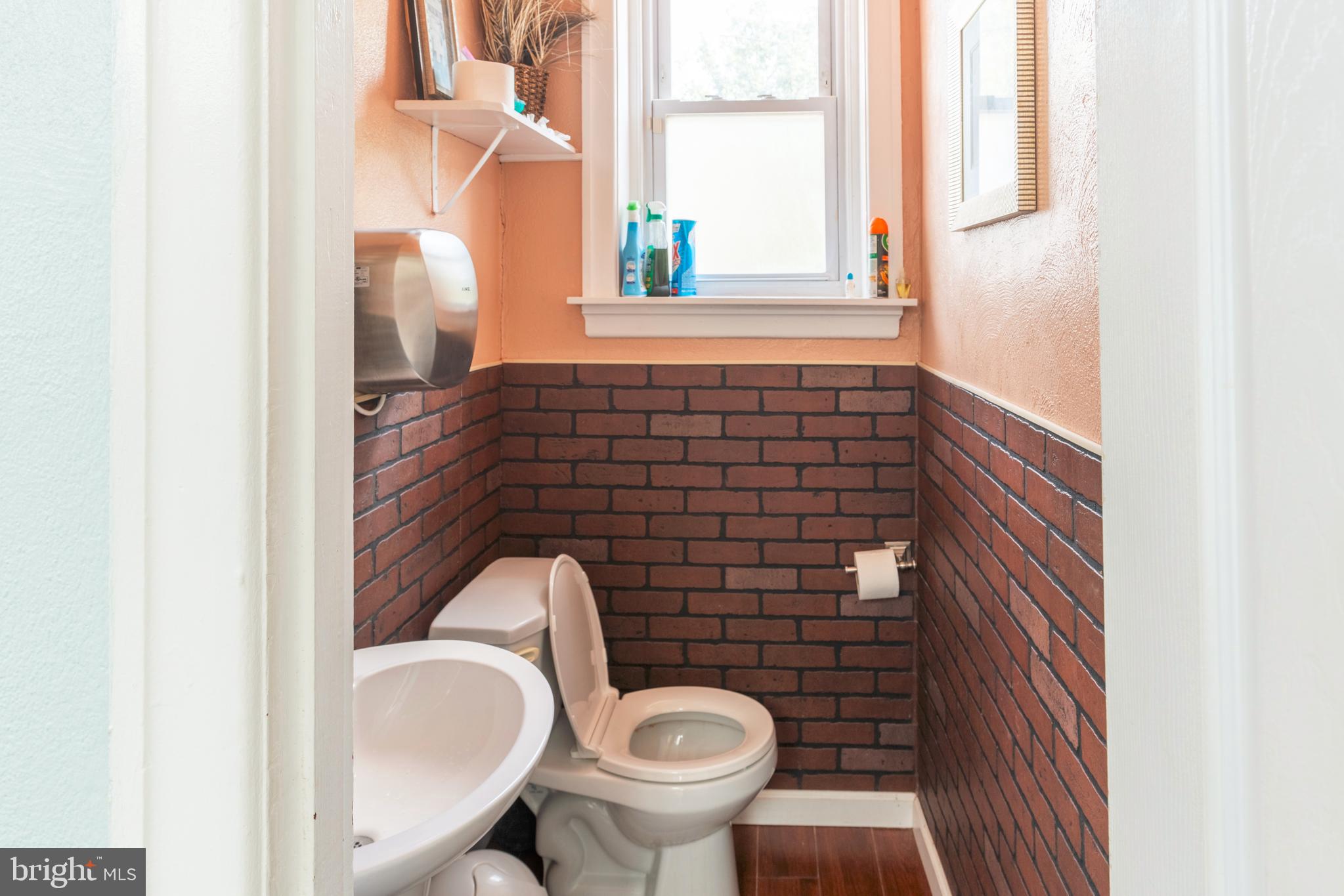 BUSTLETON - Commercial Sale