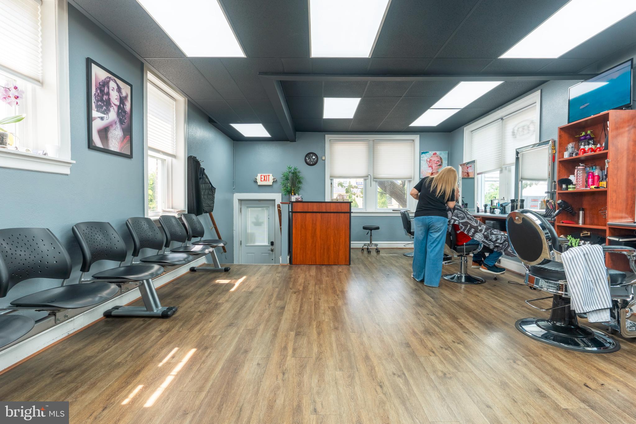 BUSTLETON - Commercial Sale