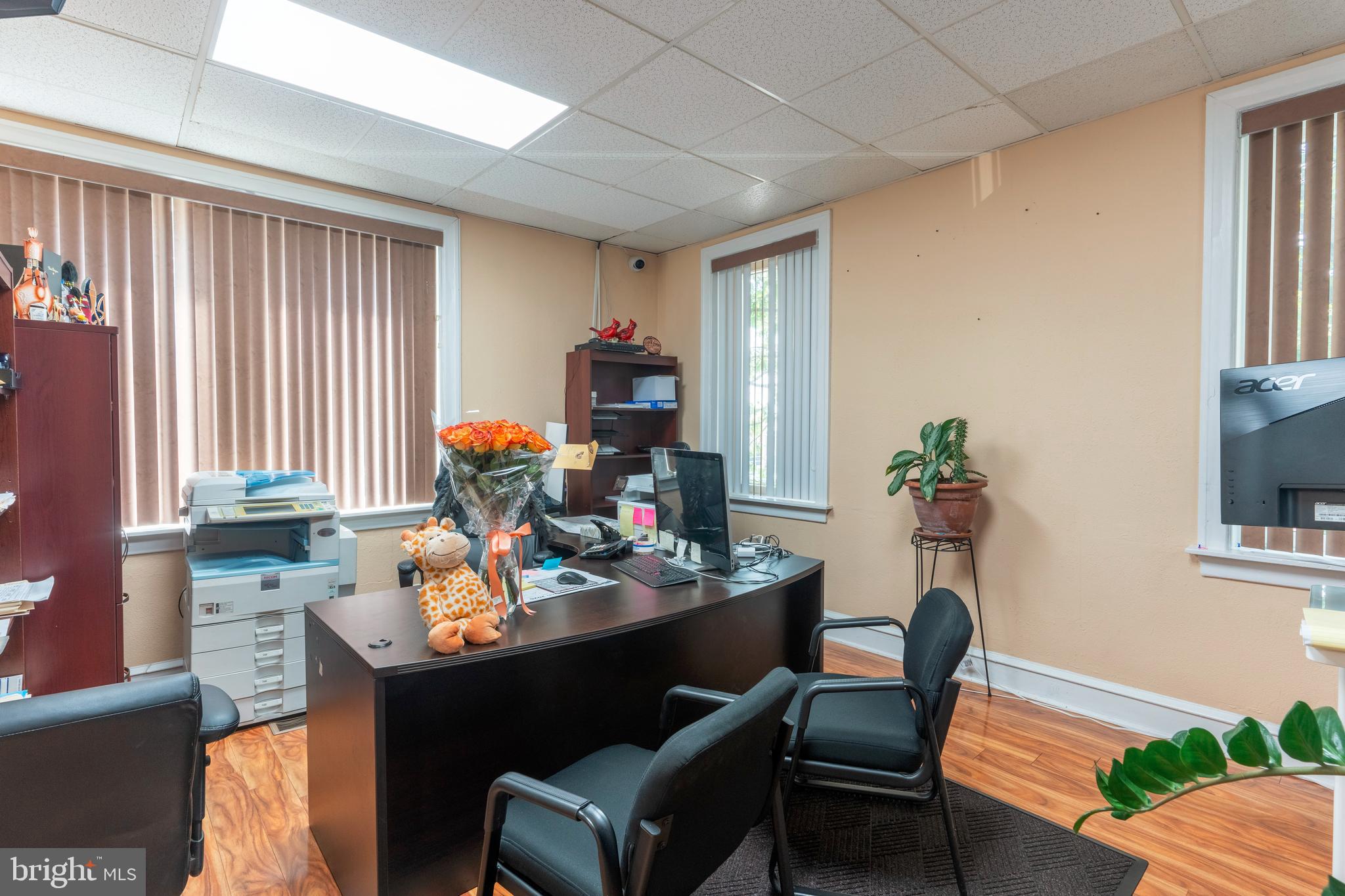 BUSTLETON - Commercial Sale