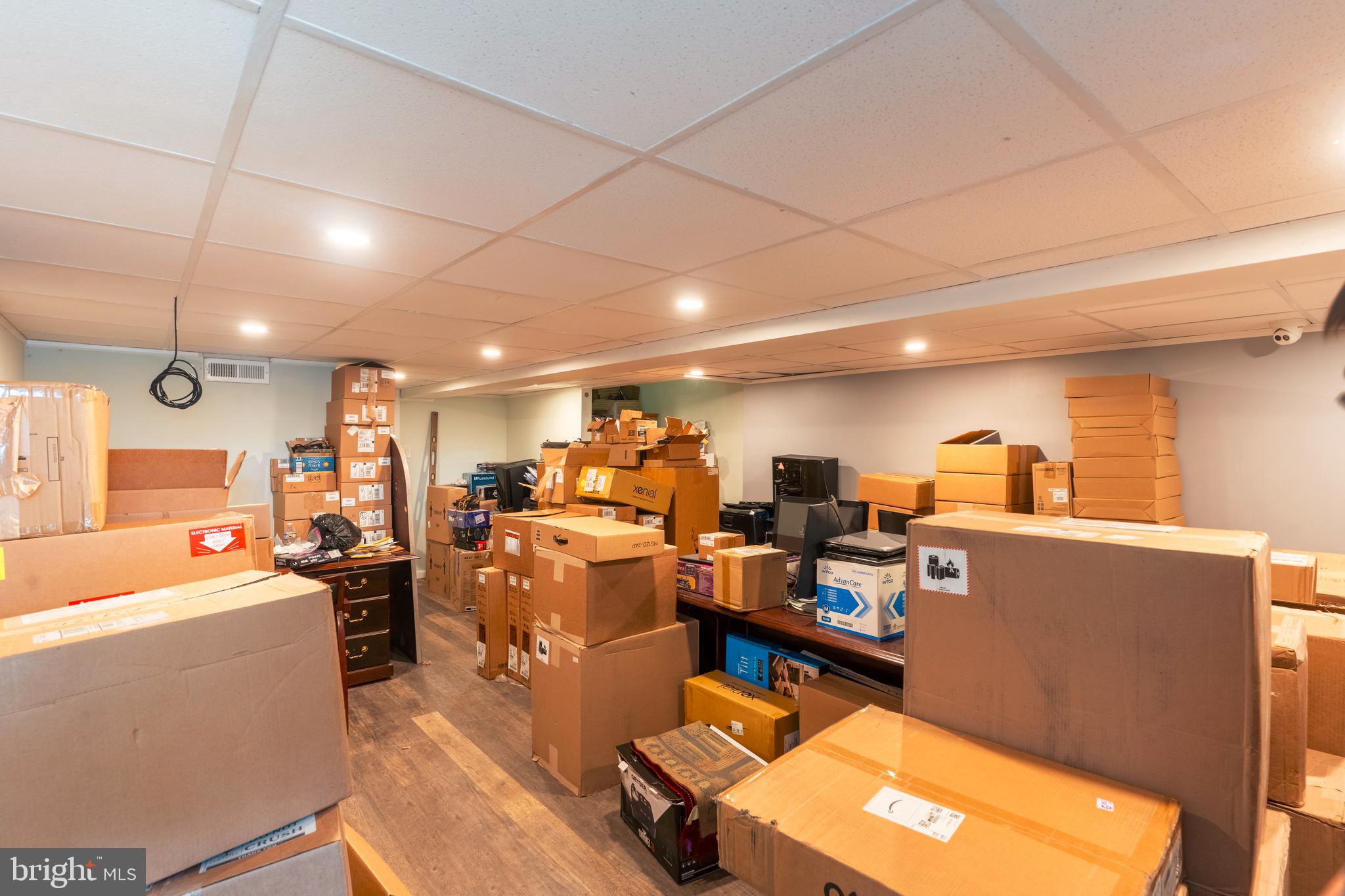 BUSTLETON - Commercial Sale