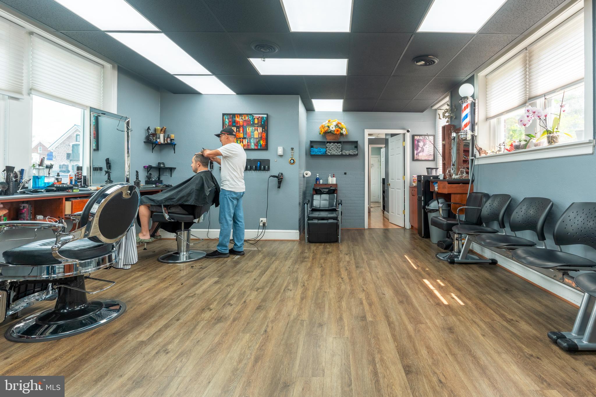 BUSTLETON - Commercial Sale