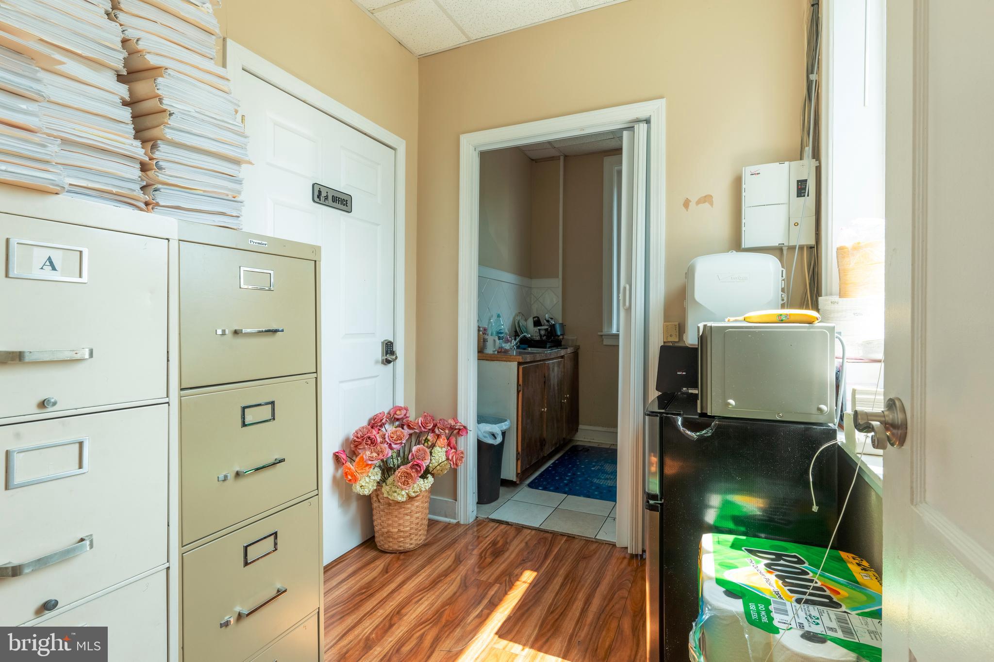 BUSTLETON - Commercial Sale