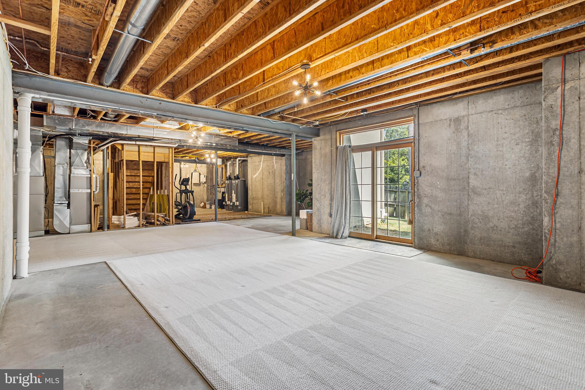 GREENE COUNTRIE - Residential Lease