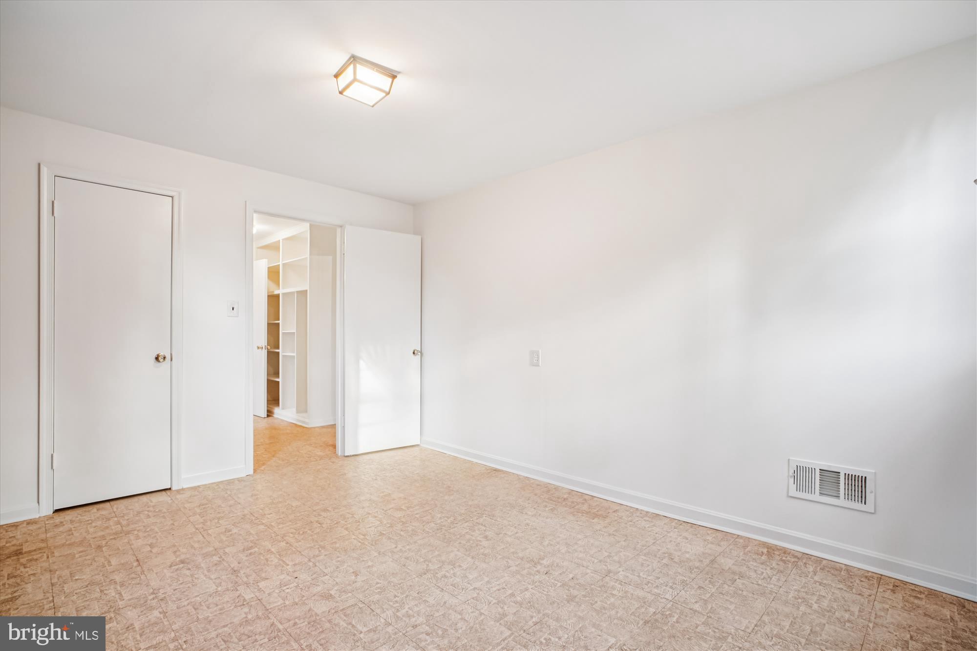 WILLOW WOODS - Residential