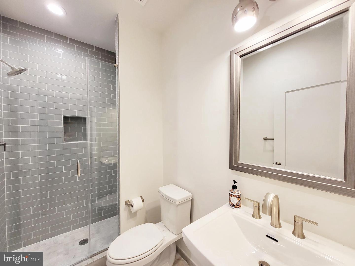 NORTH CHEVY CHASE - Residential Lease