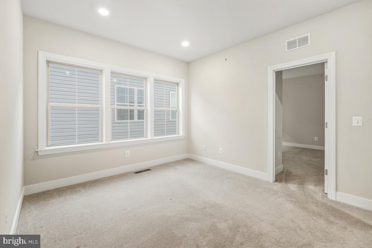 THE CHASE AT QUINCE ORCHARD - Residential