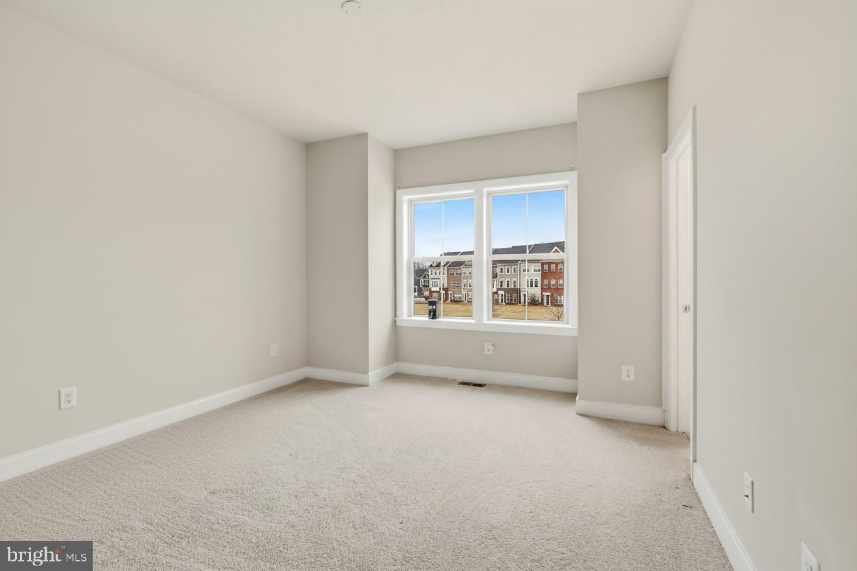 THE CHASE AT QUINCE ORCHARD - Residential