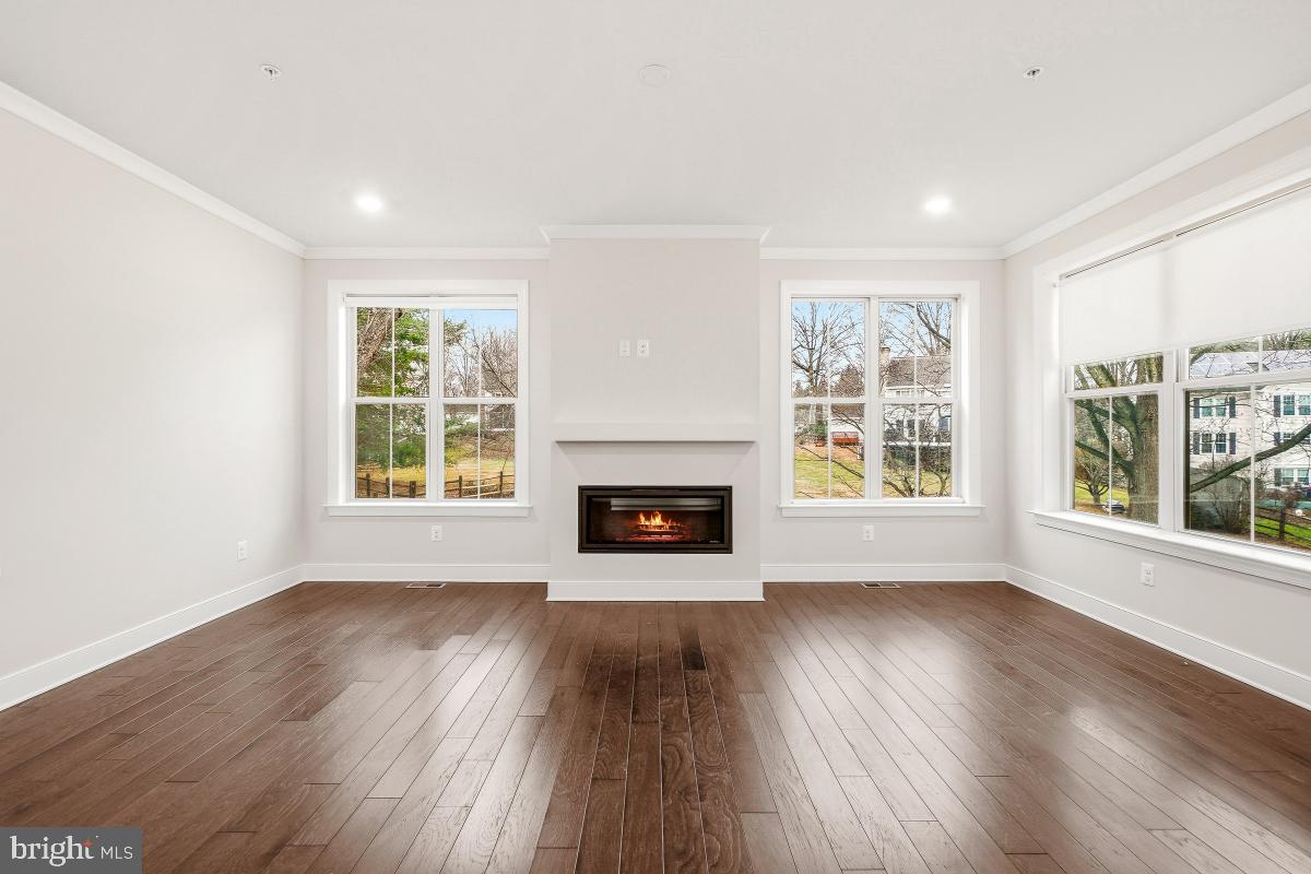 THE CHASE AT QUINCE ORCHARD - Residential