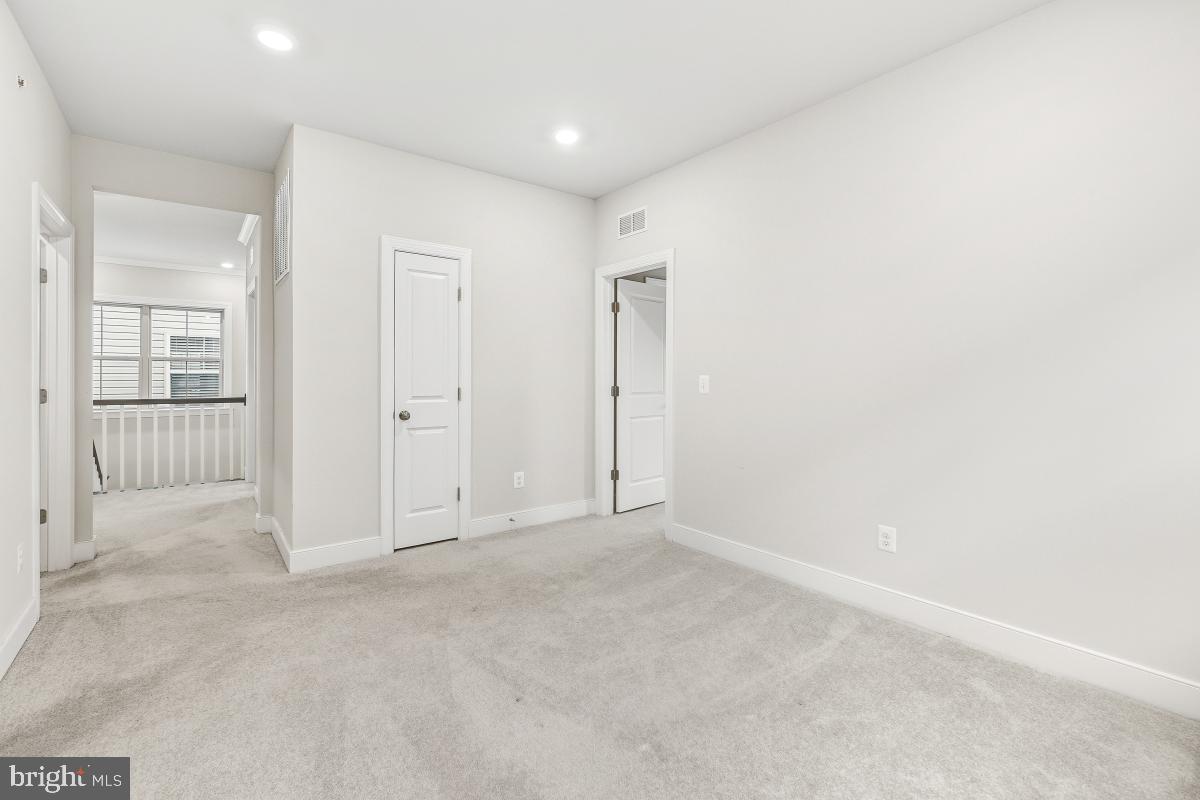 THE CHASE AT QUINCE ORCHARD - Residential