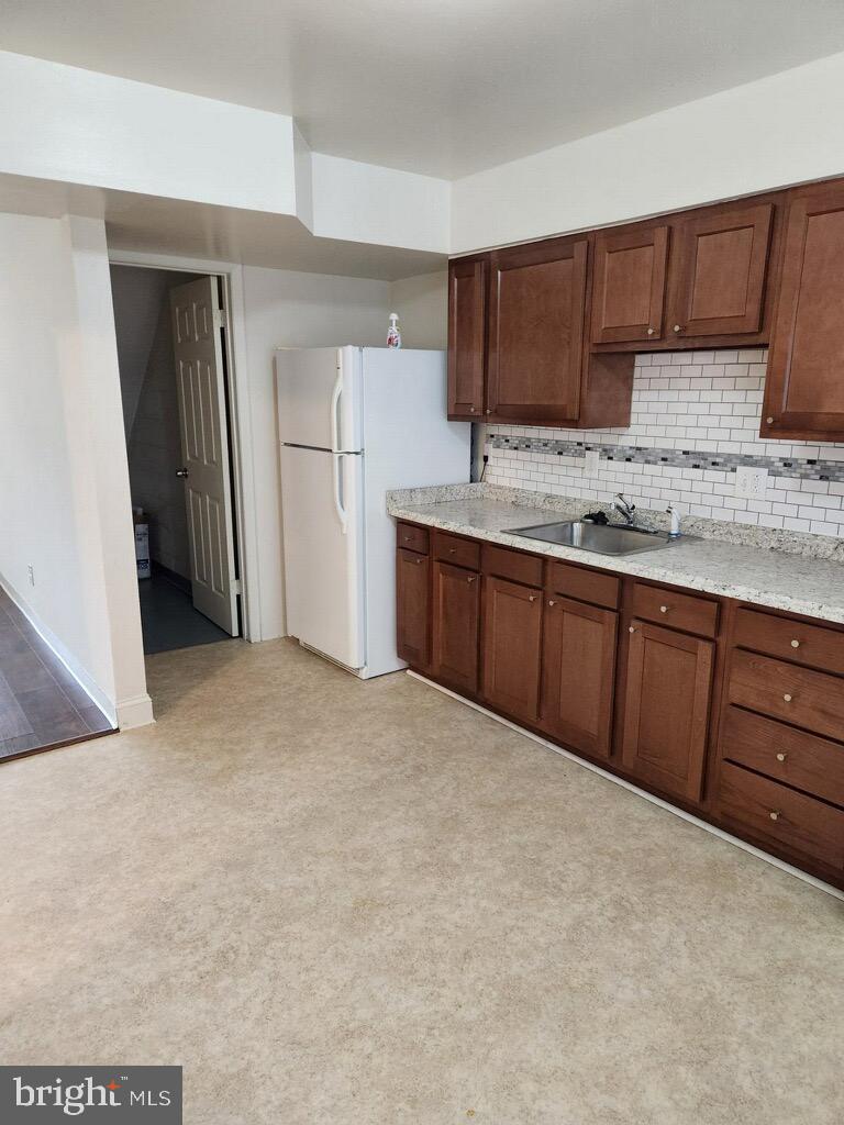 WARFIELD CONDOMINIUMS - Residential Lease