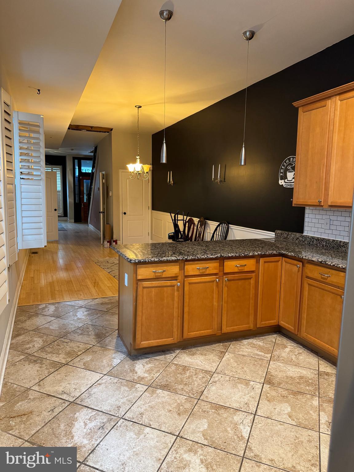 HOLLINS MARKET - Residential