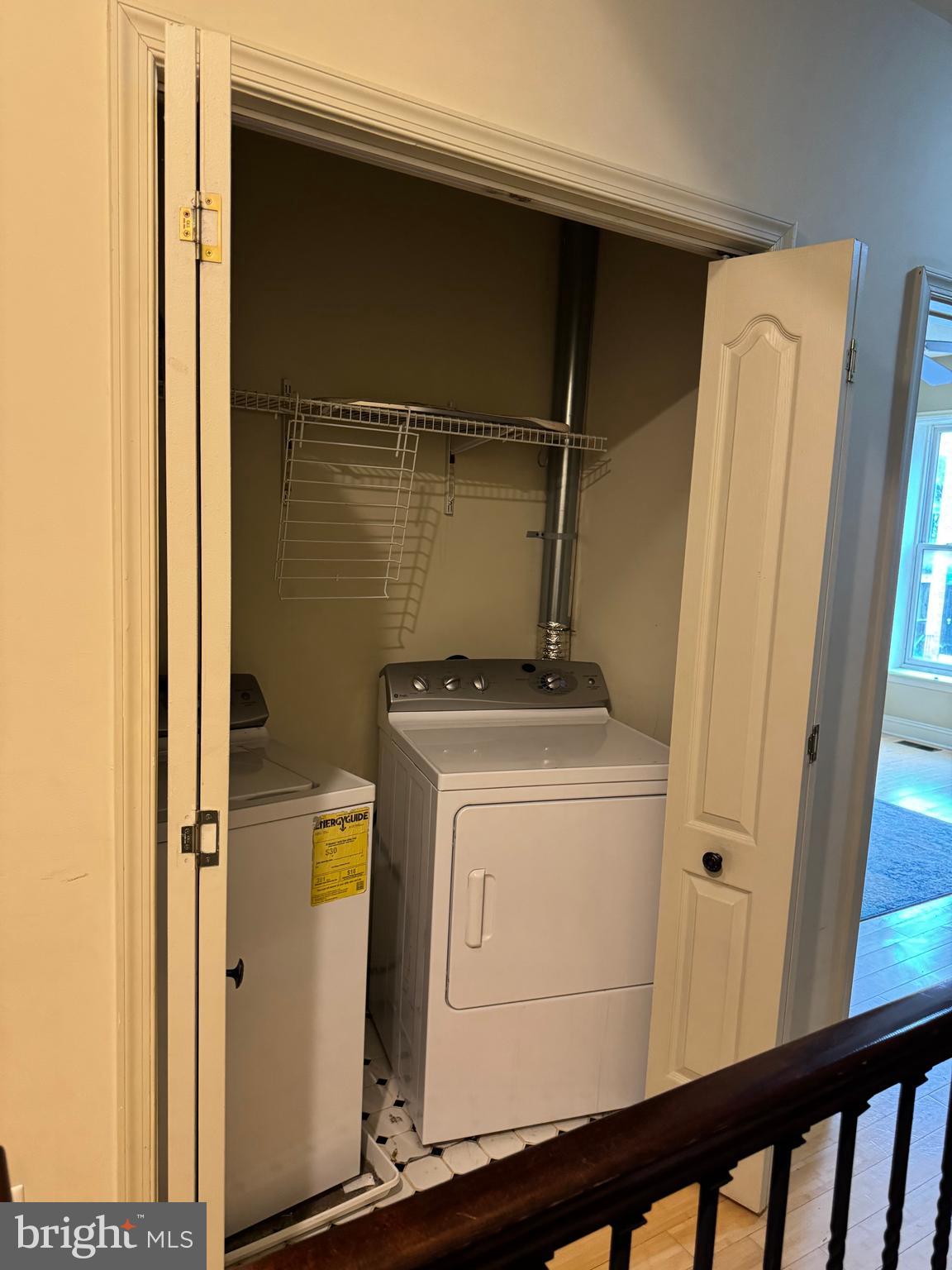 HOLLINS MARKET - Residential