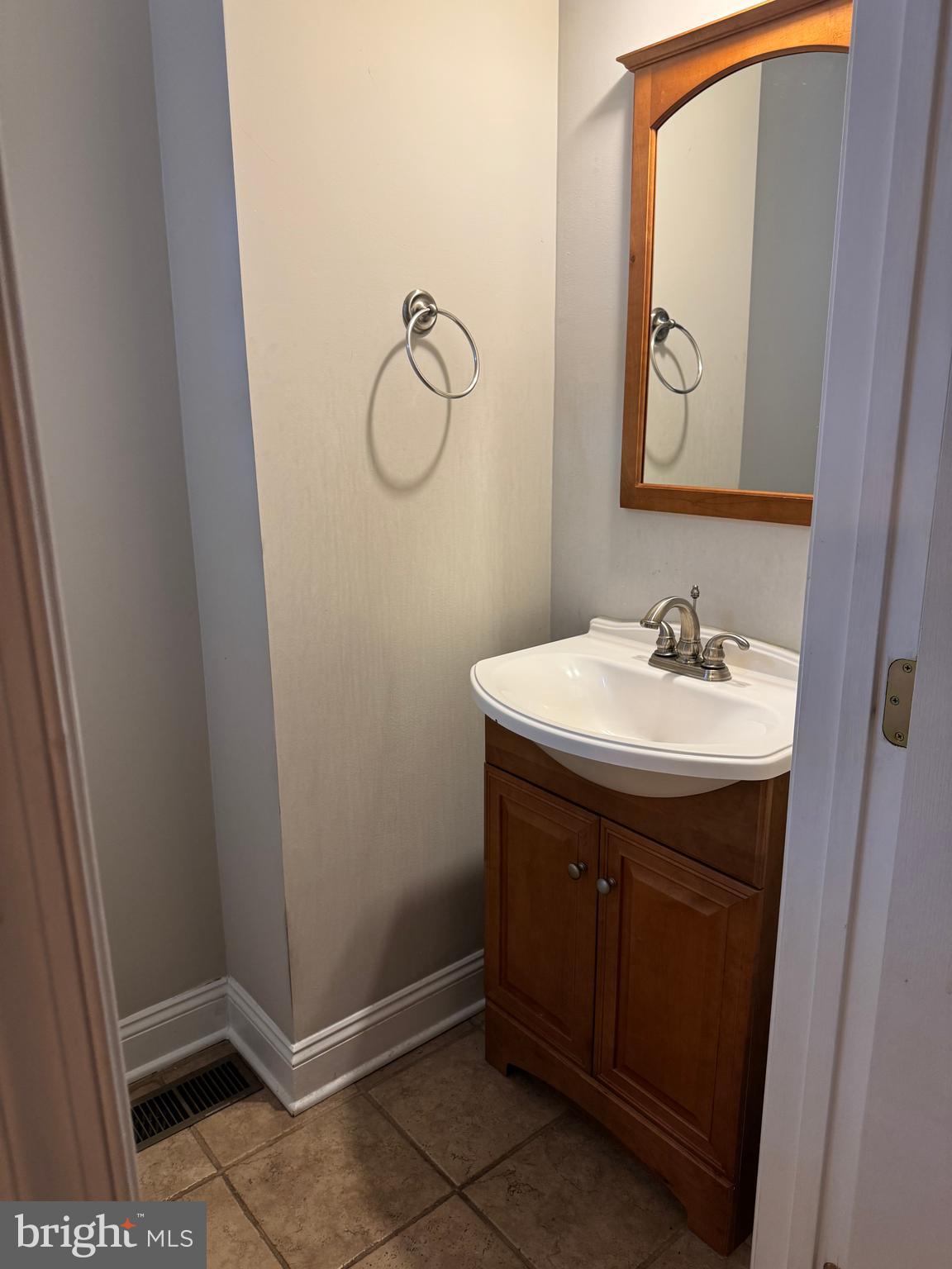 HOLLINS MARKET - Residential