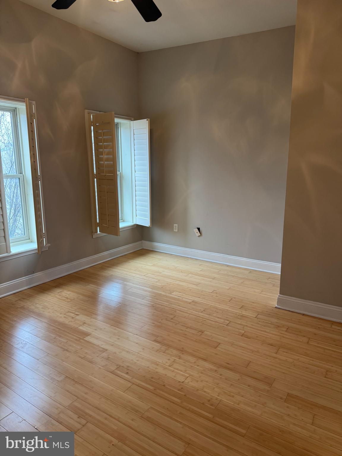 HOLLINS MARKET - Residential