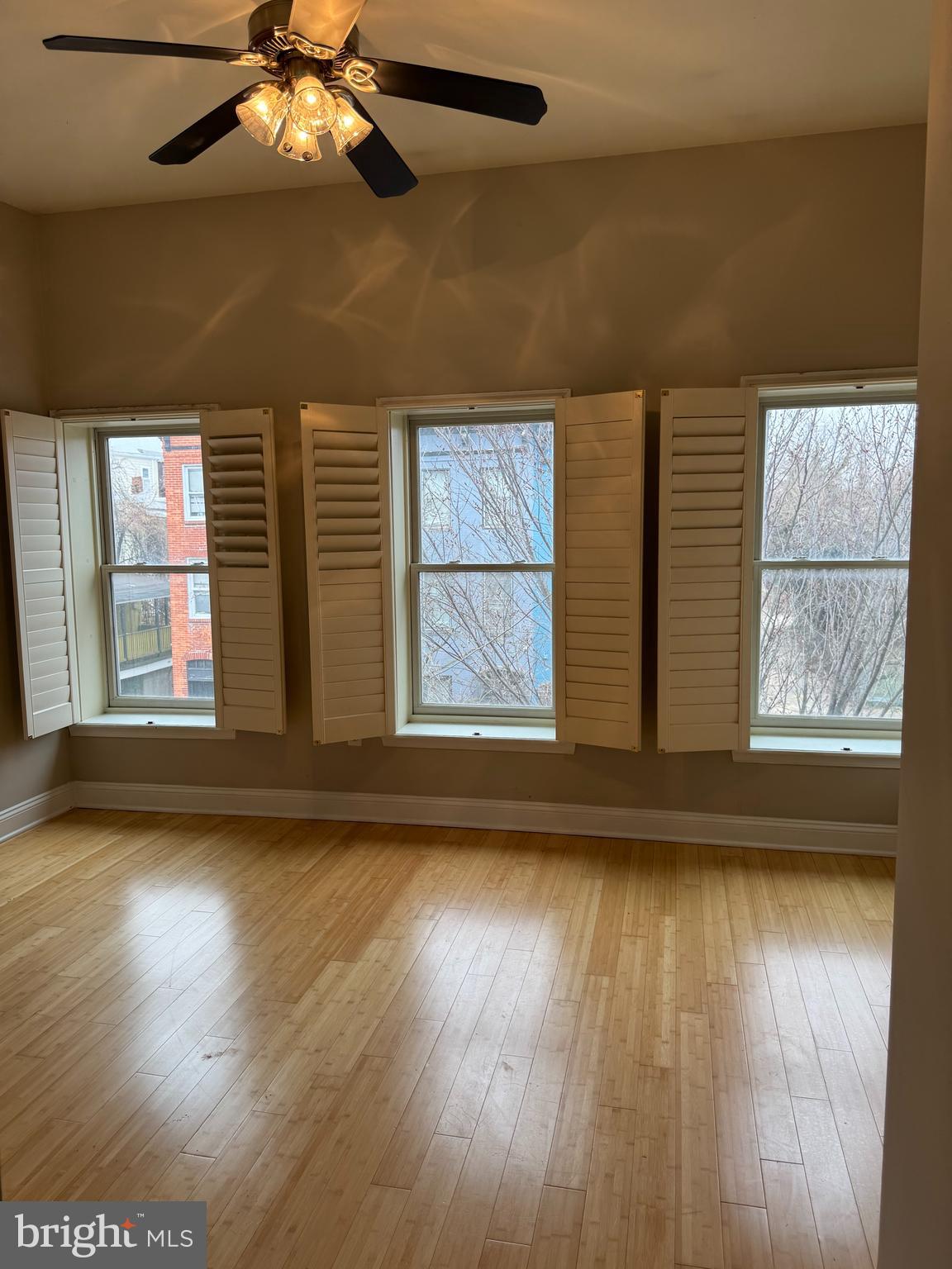 HOLLINS MARKET - Residential