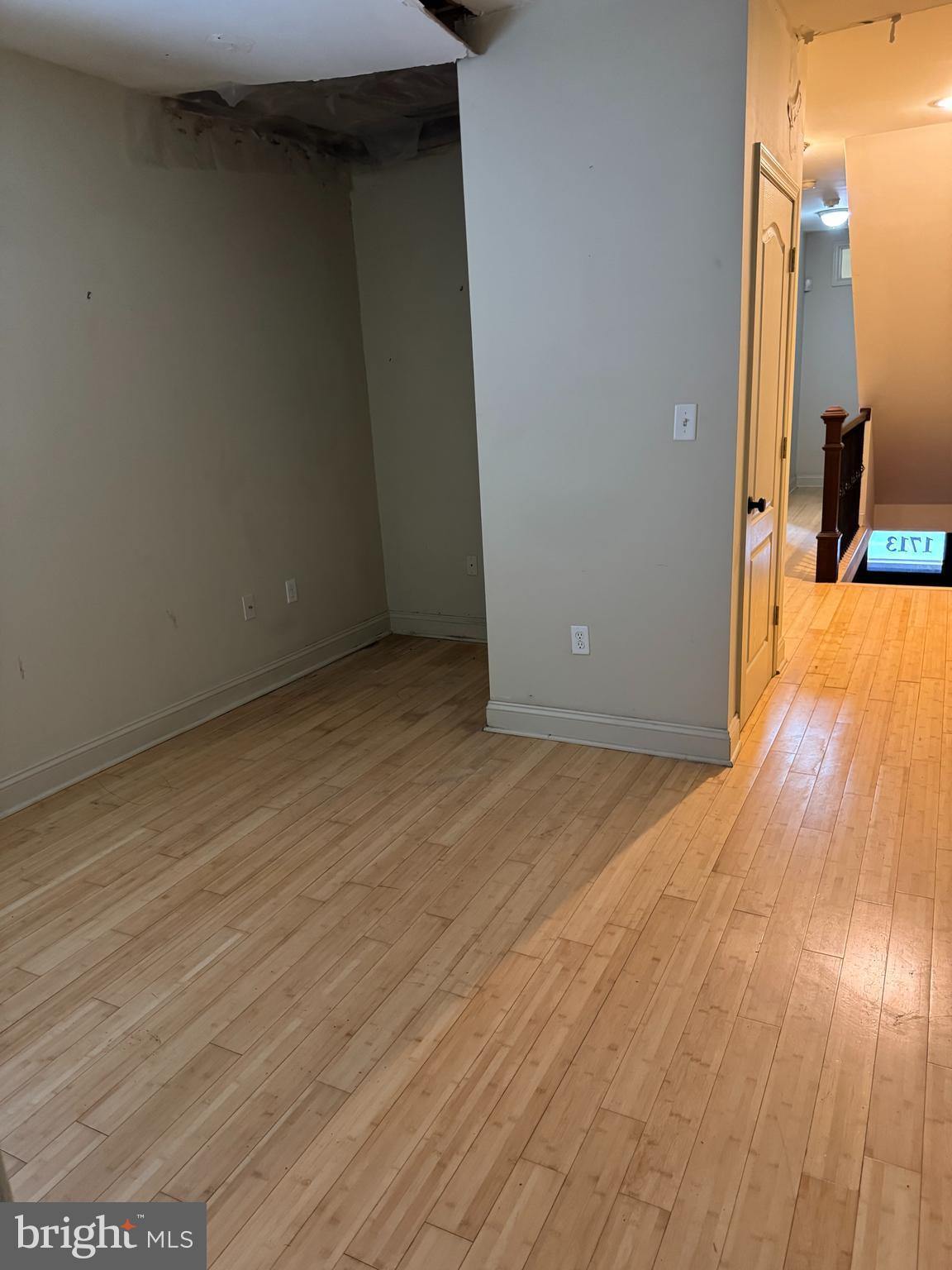 HOLLINS MARKET - Residential