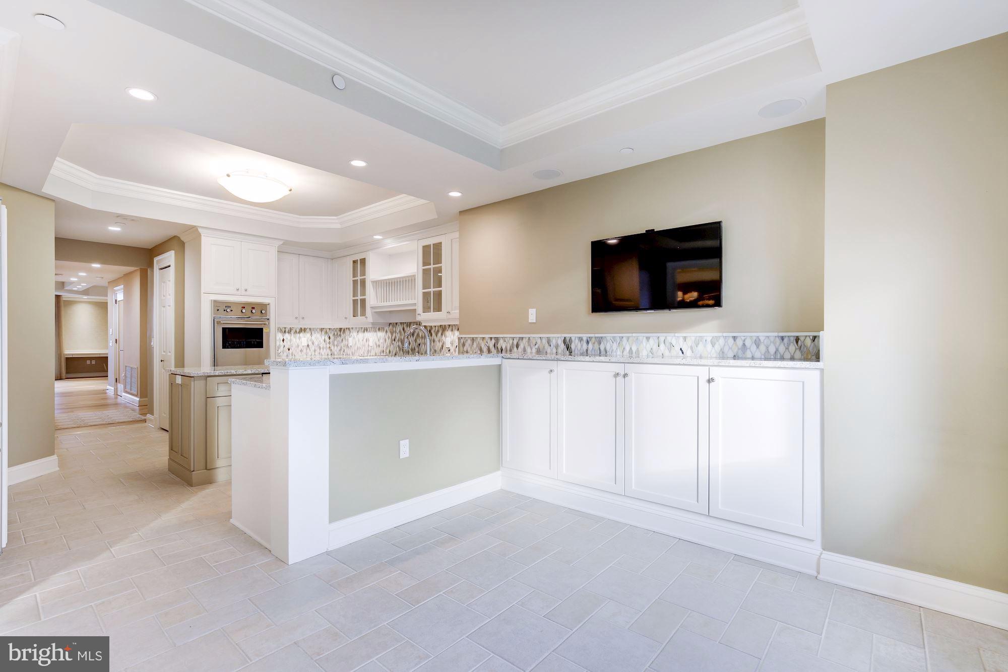 SOMERSET HOUSE CONDOS - Residential