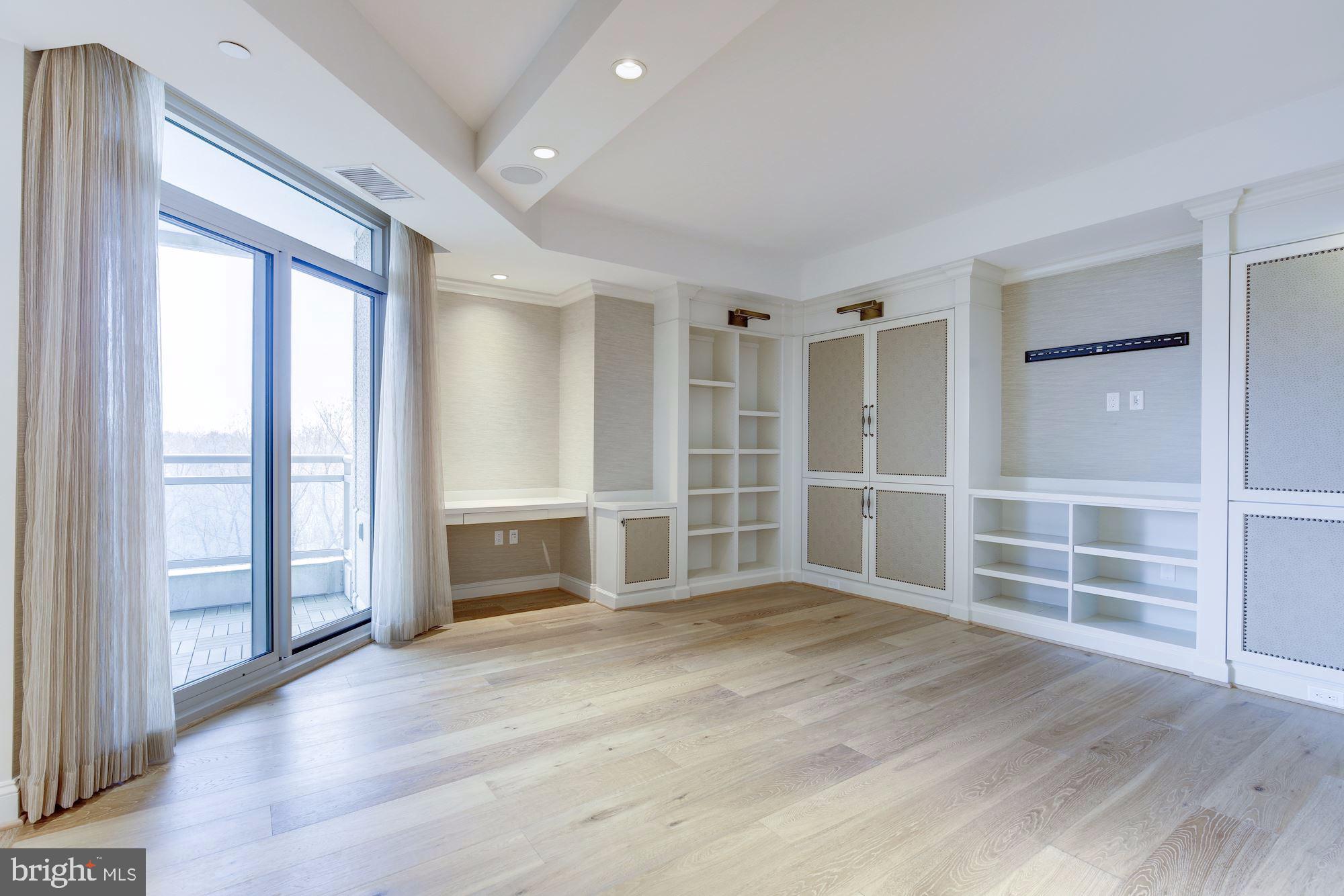 SOMERSET HOUSE CONDOS - Residential