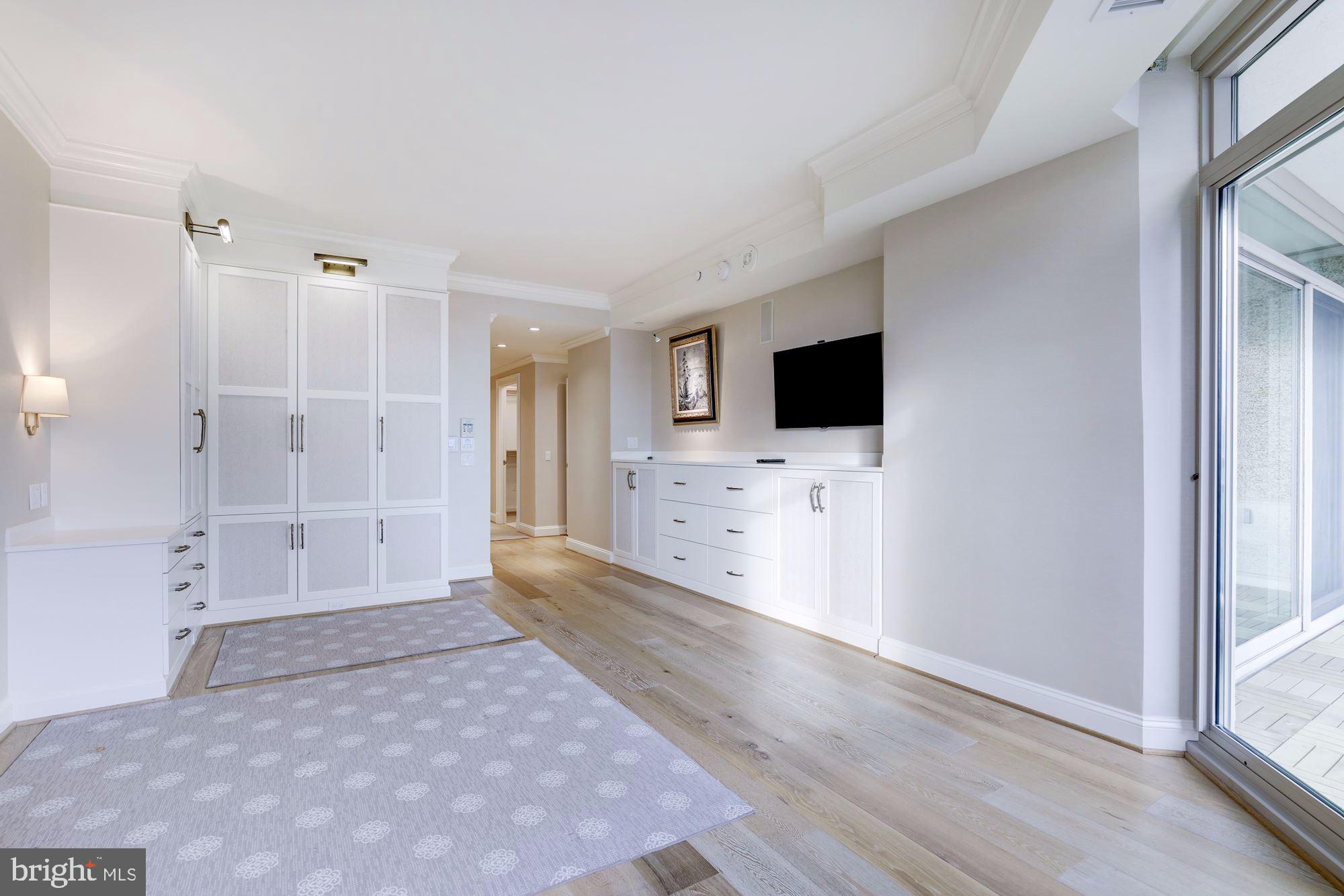 SOMERSET HOUSE CONDOS - Residential