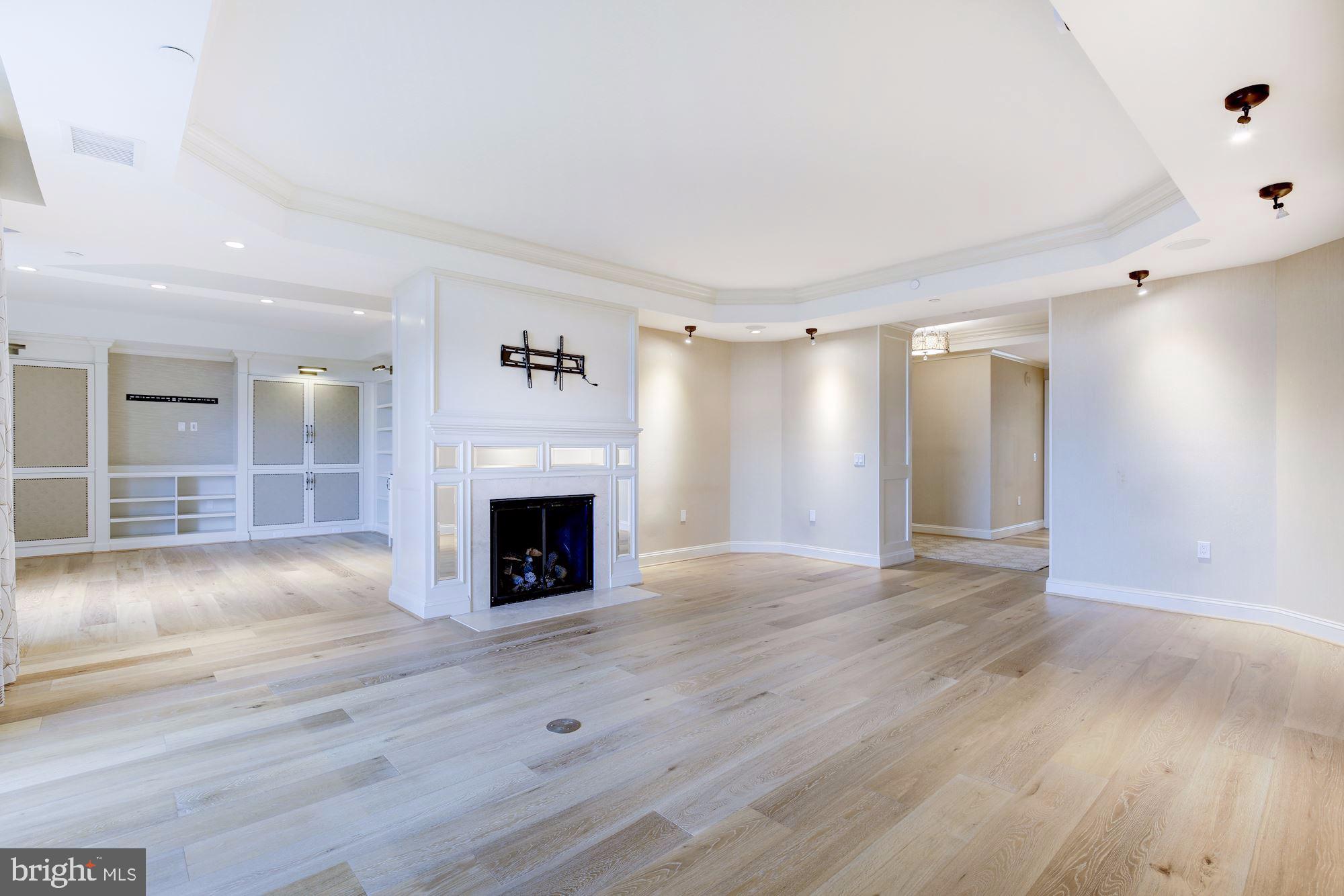 SOMERSET HOUSE CONDOS - Residential