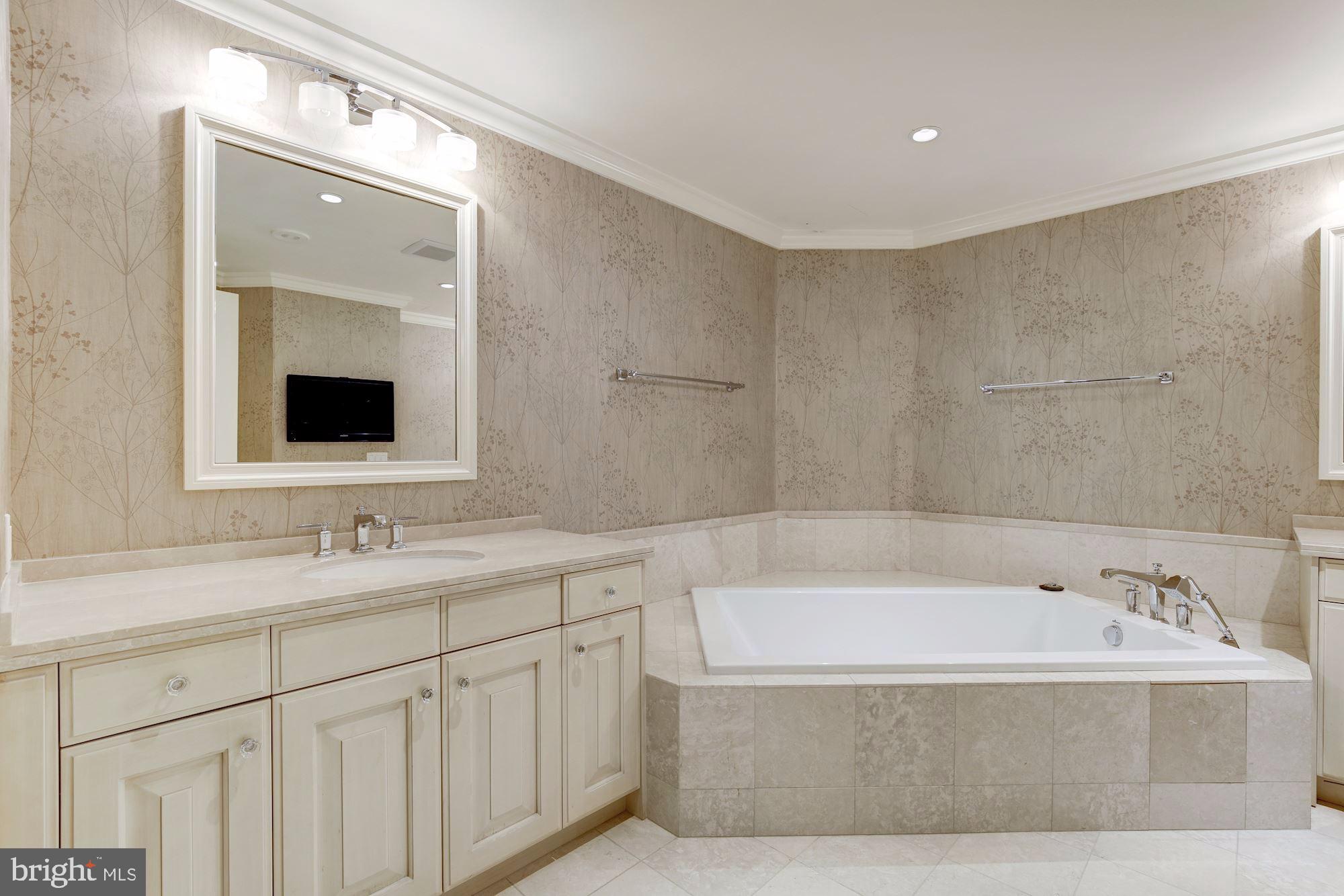 SOMERSET HOUSE CONDOS - Residential