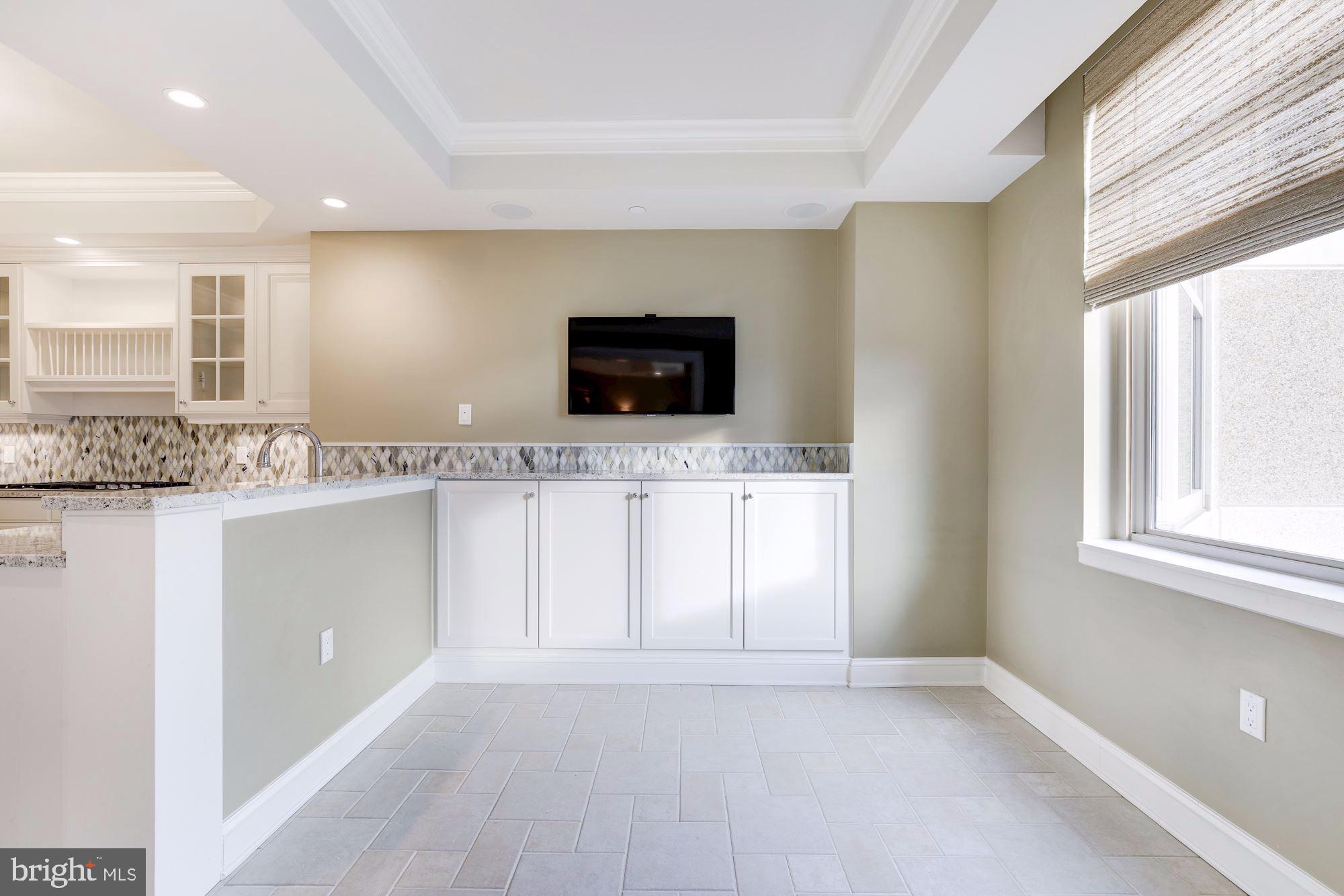 SOMERSET HOUSE CONDOS - Residential