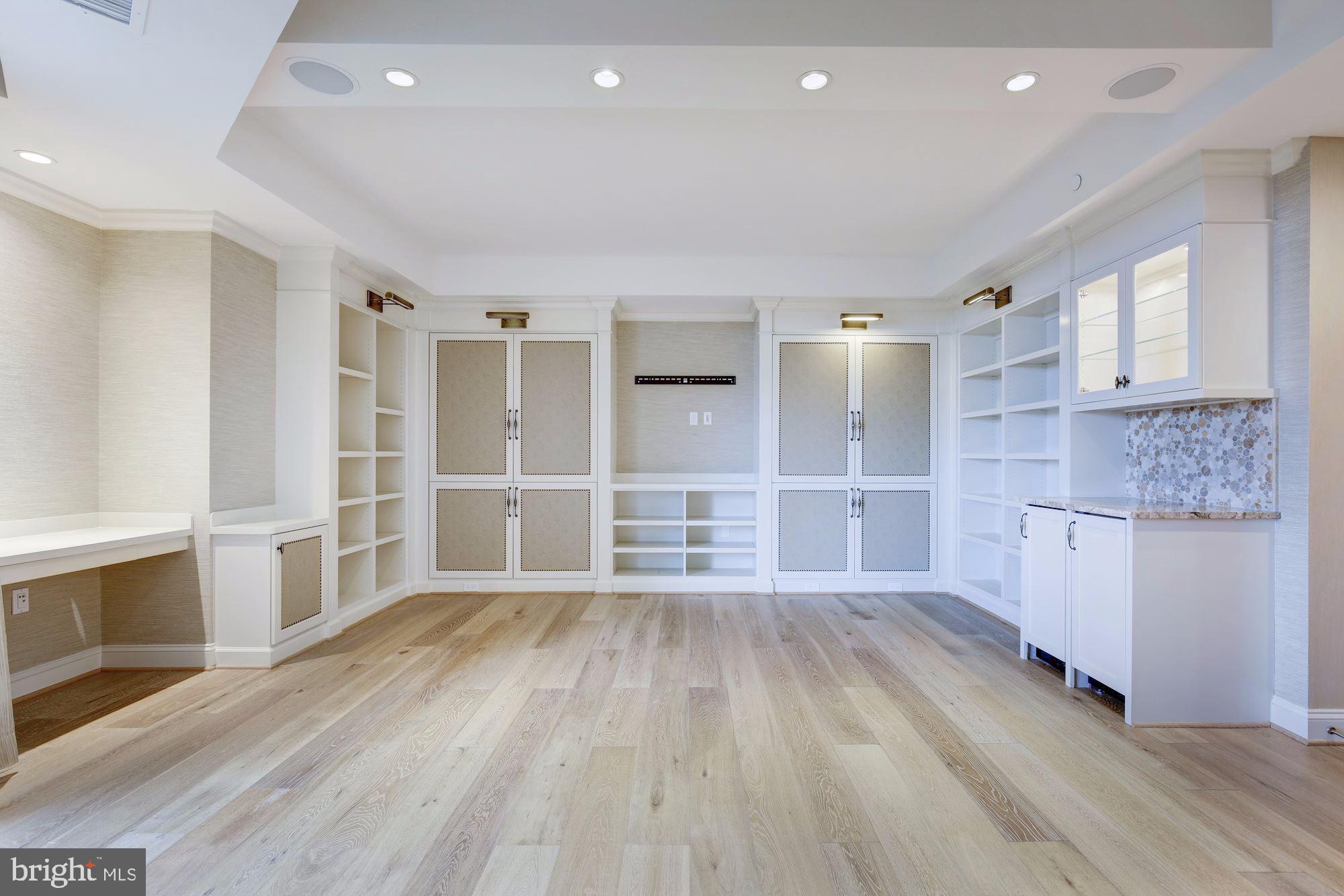 SOMERSET HOUSE CONDOS - Residential