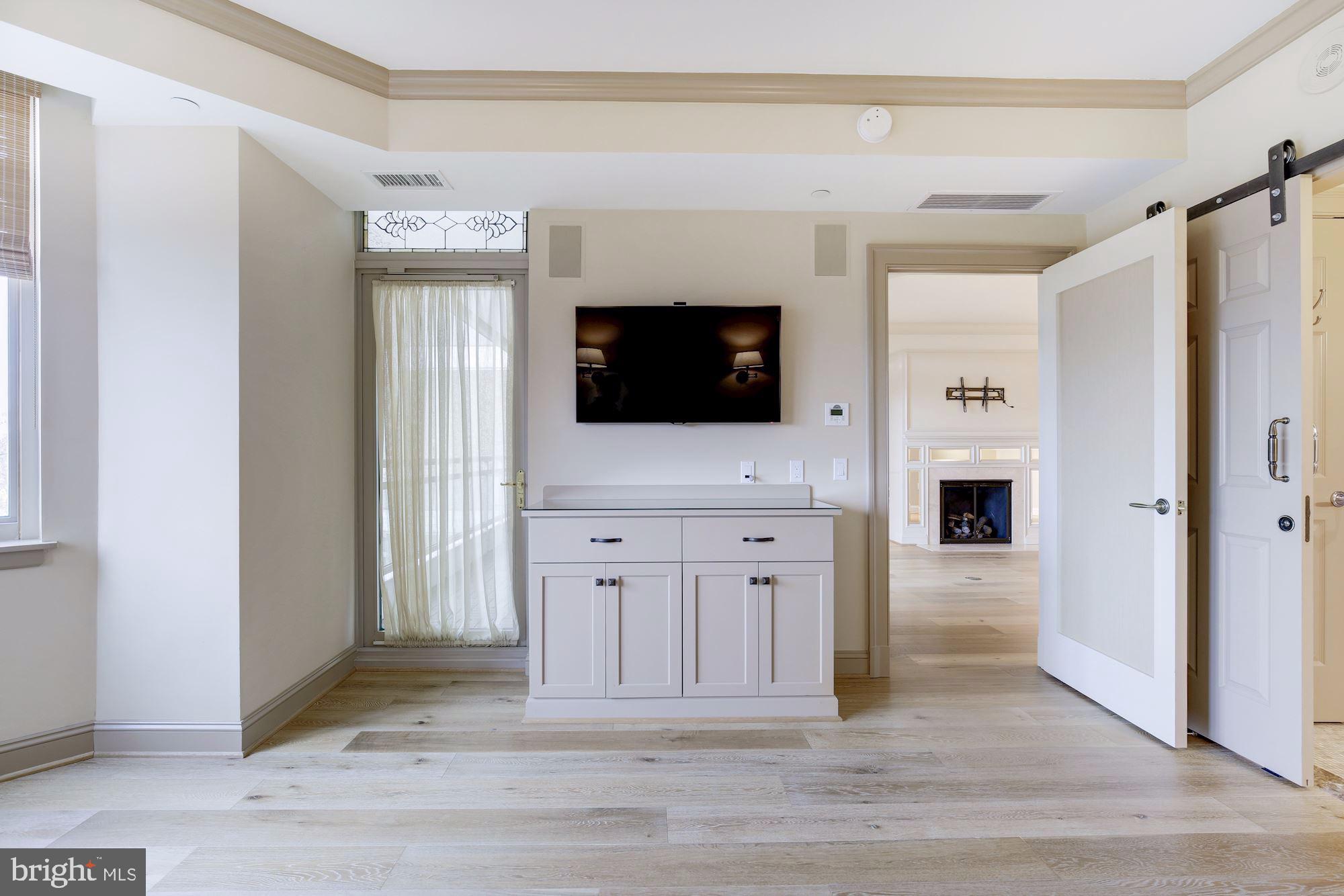 SOMERSET HOUSE CONDOS - Residential