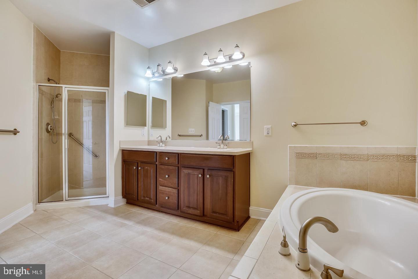 KING FARM IRVINGTON - Residential