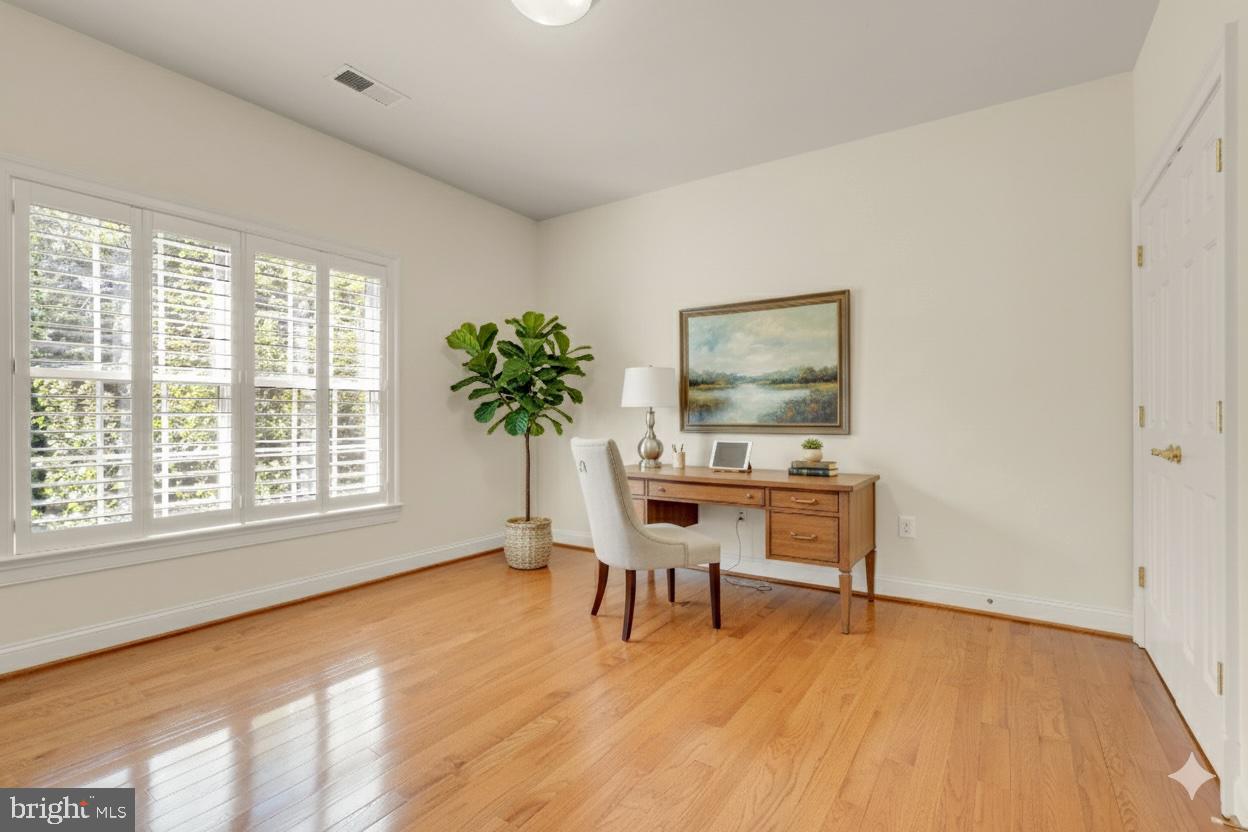 LINWAY PARK OF MCLEAN - Residential