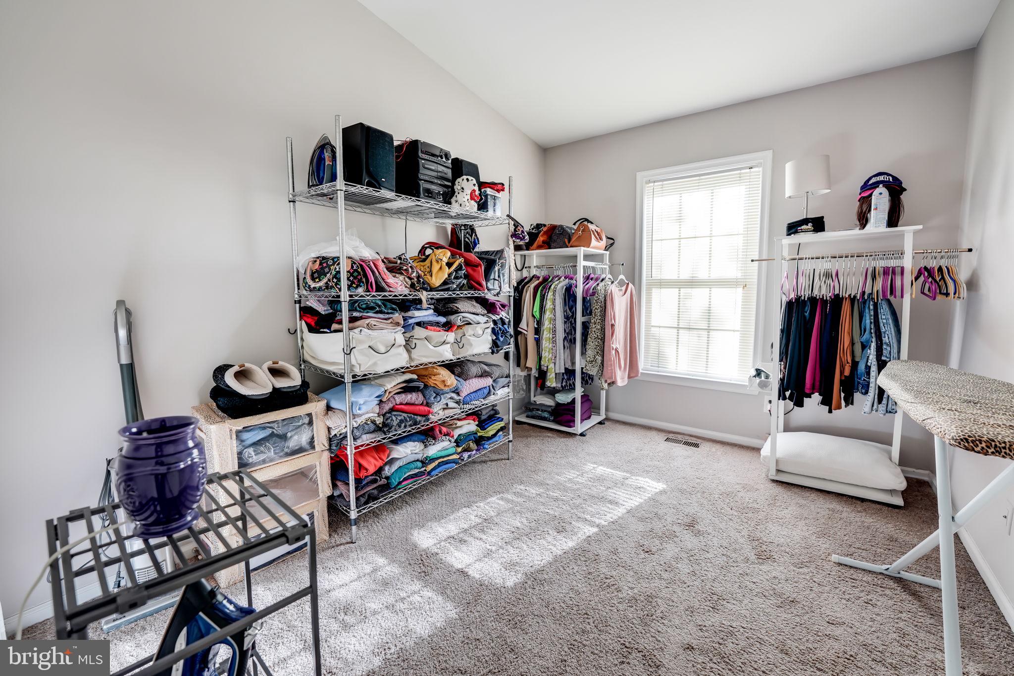 CAROLYN FOREST - Residential